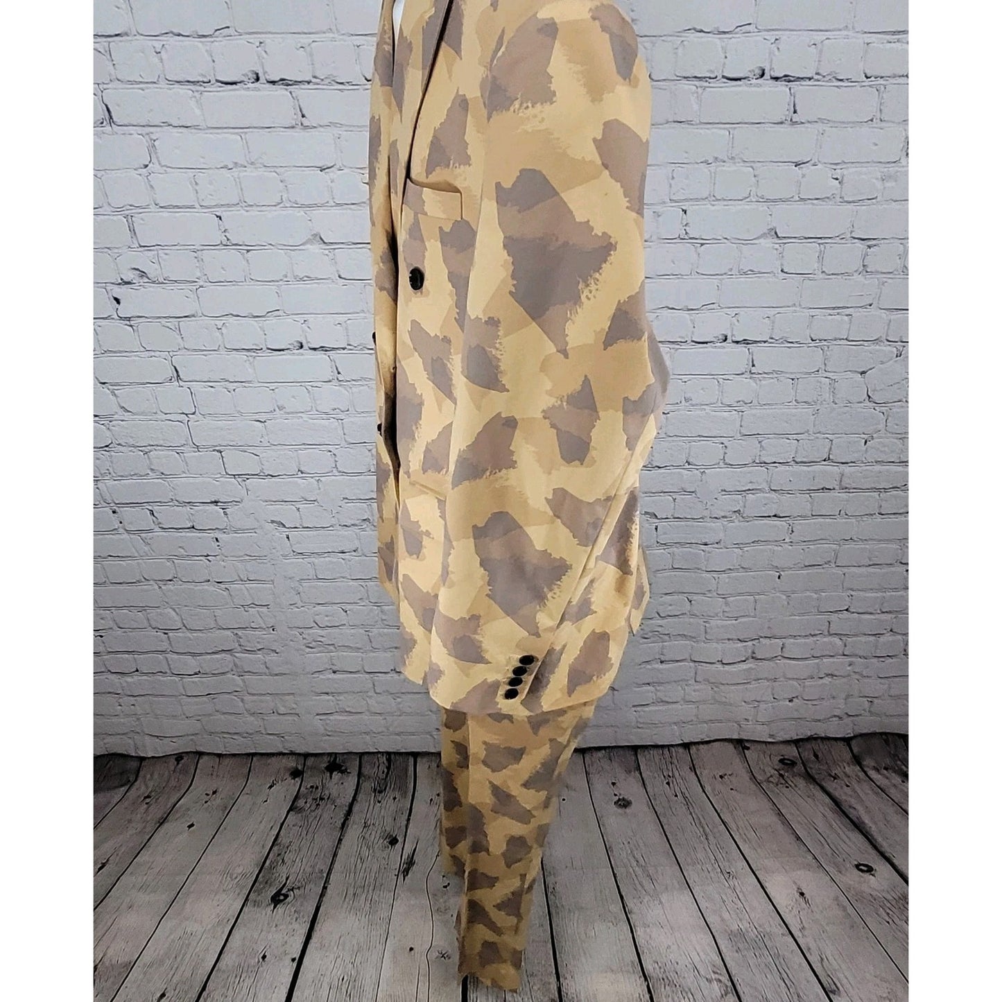 French Crown Tan Camo Double Breasted Vented Blazer Suit Size 48 Pants (40x30)