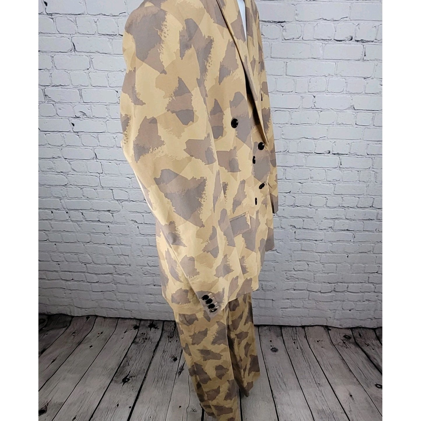 French Crown Tan Camo Double Breasted Vented Blazer Suit Size 48 Pants (40x30)