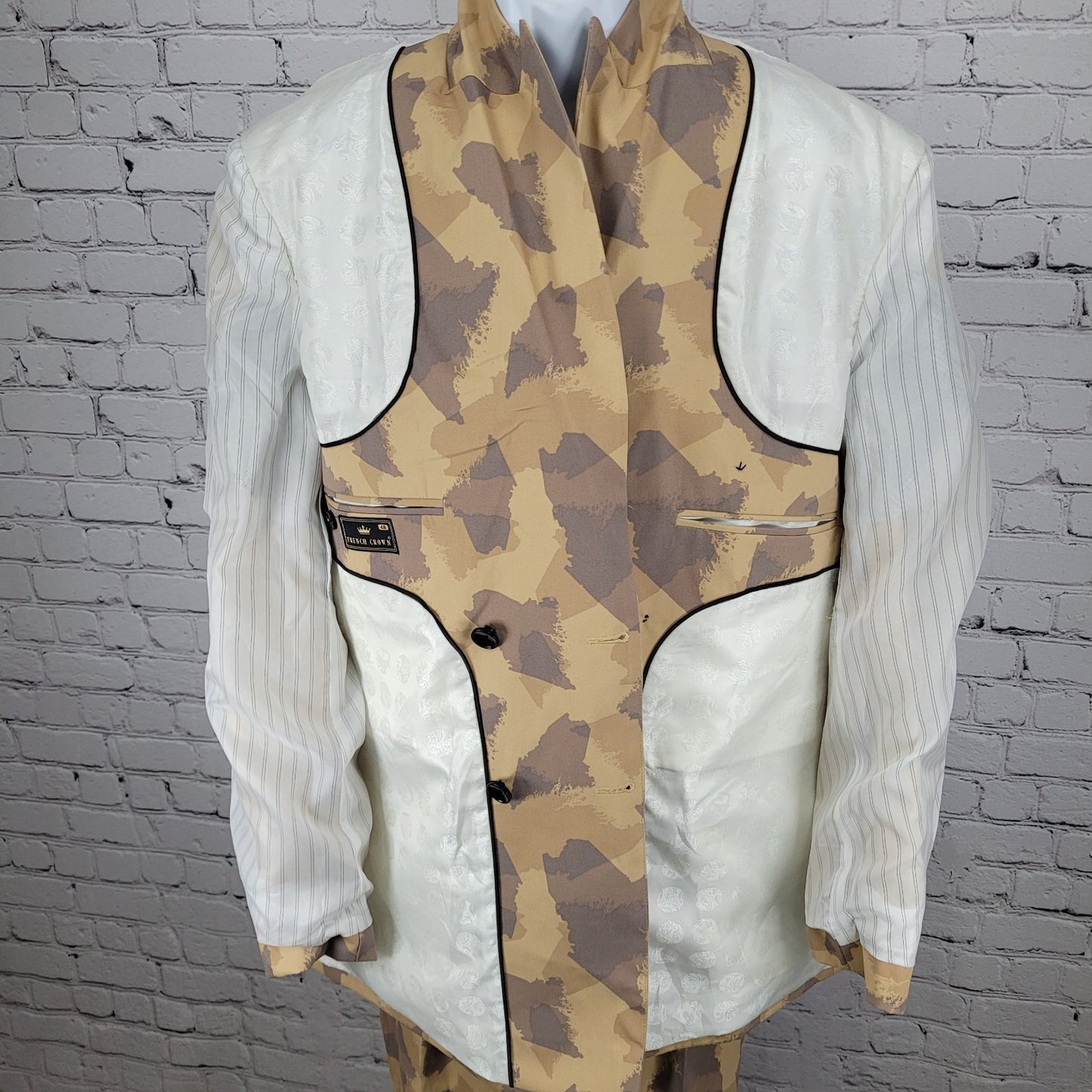 French Crown Tan Camo Double Breasted Vented Blazer Suit Size 48 Pants (40x30)