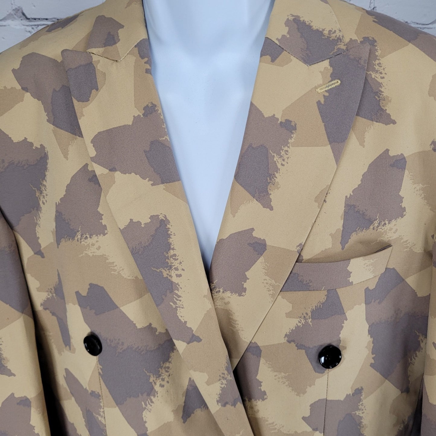 French Crown Tan Camo Double Breasted Vented Blazer Suit Size 48 Pants (40x30)