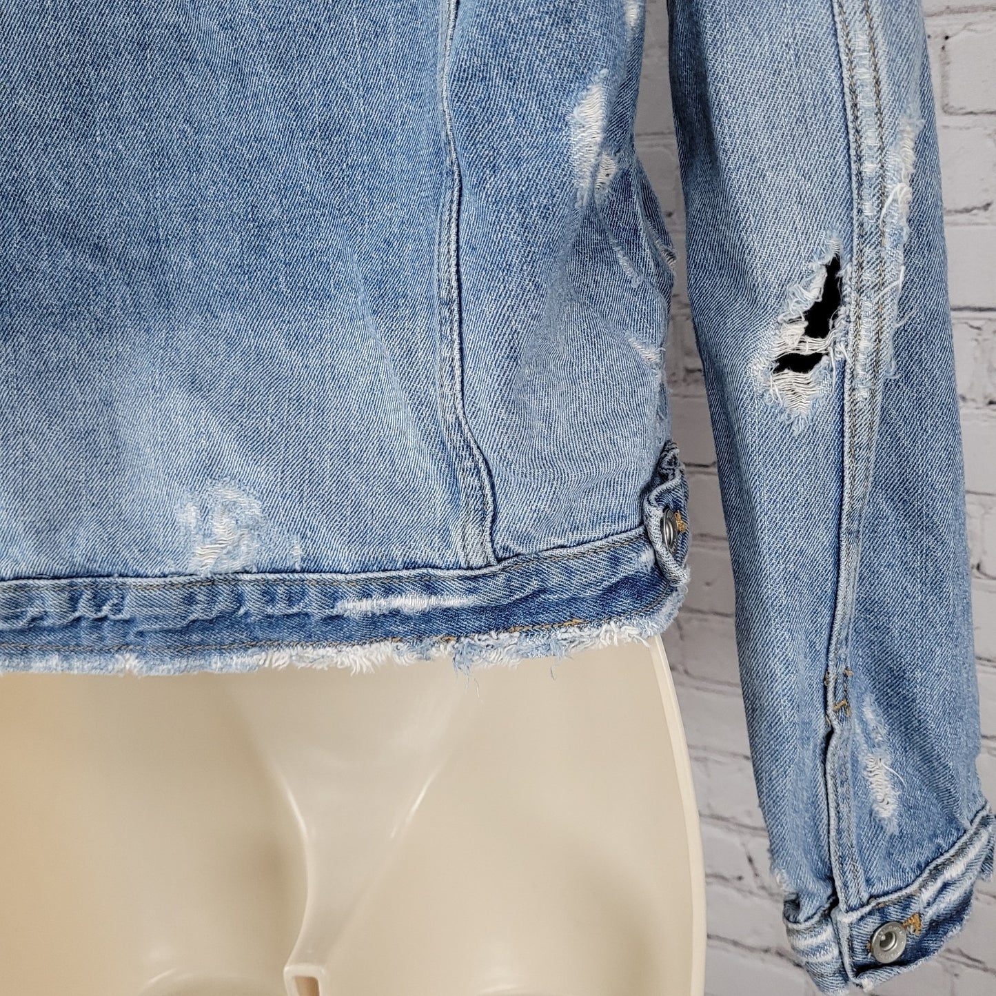 Zara Trafaluc Denimwear Blue Distressed Button Up Jean Denim Jacket Size Small S