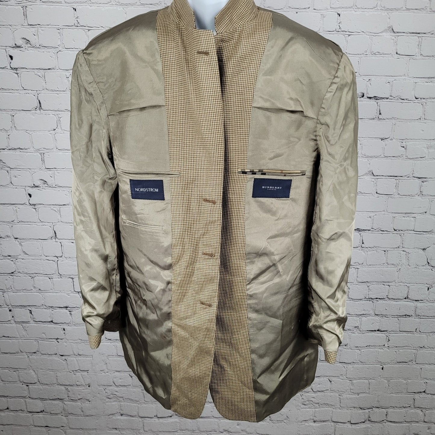 Burberry Tan Silk Wool Houndstooth 3 Button Blazer Sport Coat USA Made Size 44L