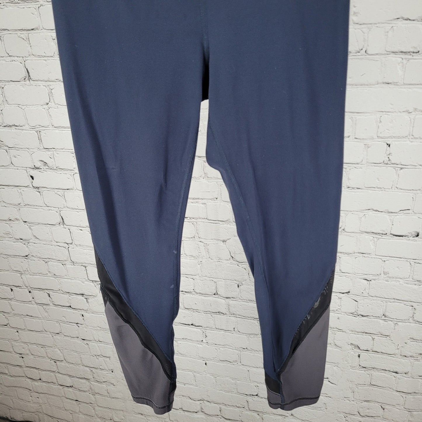 Athleta Blue Mesh Vented Athleisure Yoga Pants Leggings Size Small S (26x25)