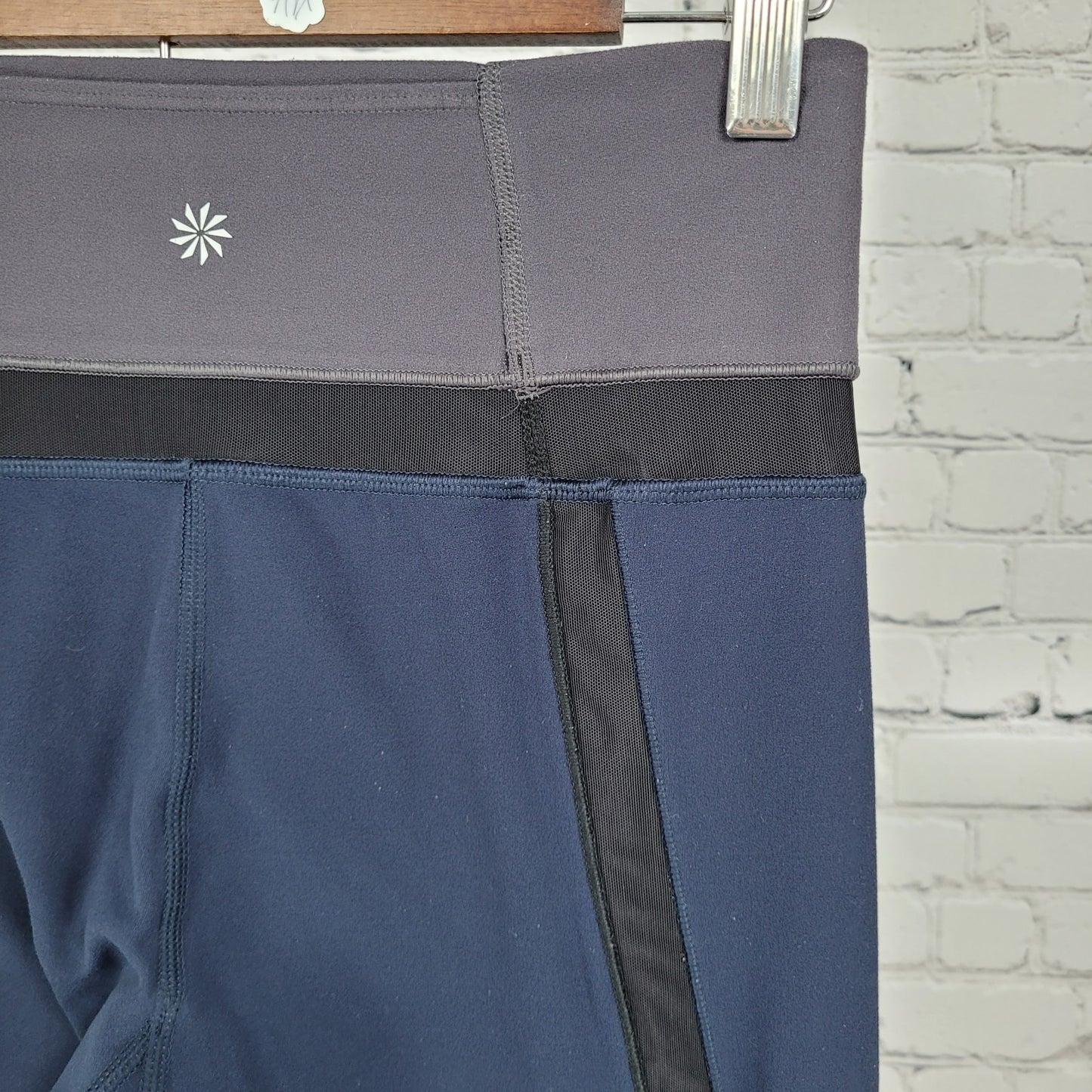 Athleta Blue Mesh Vented Athleisure Yoga Pants Leggings Size Small S (26x25)