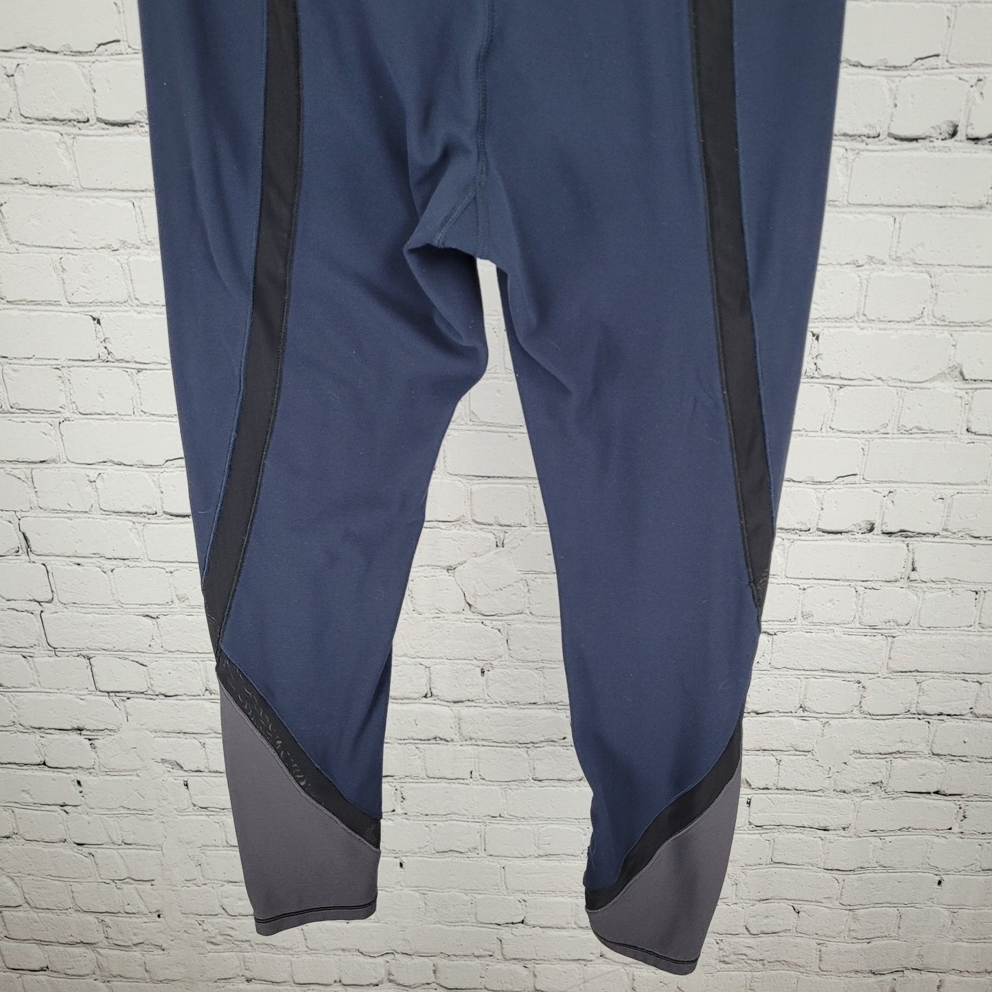 Athleta Blue Mesh Vented Athleisure Yoga Pants Leggings Size Small S (26x25)