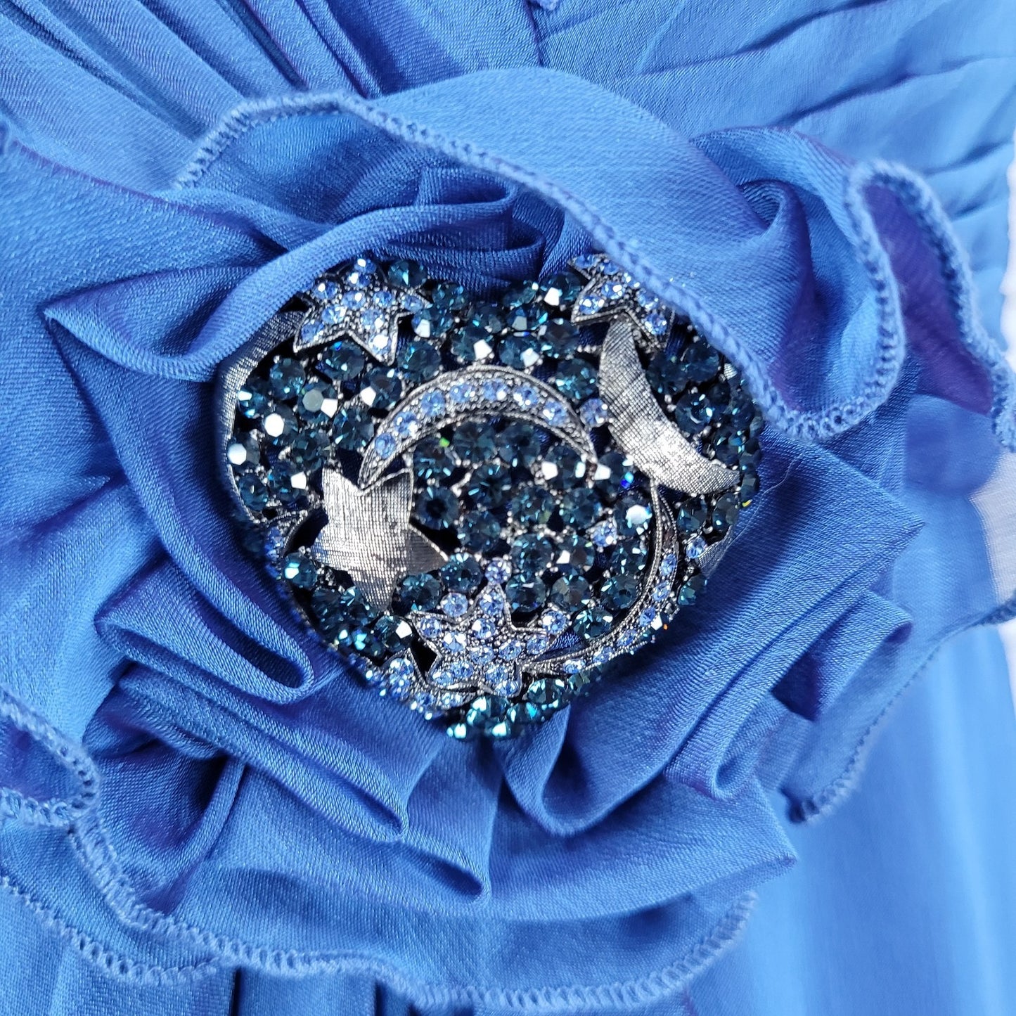 Adrianna Papell Ocassions Blue Purple Sheen Chiffon Heart Broach Dress Size 4