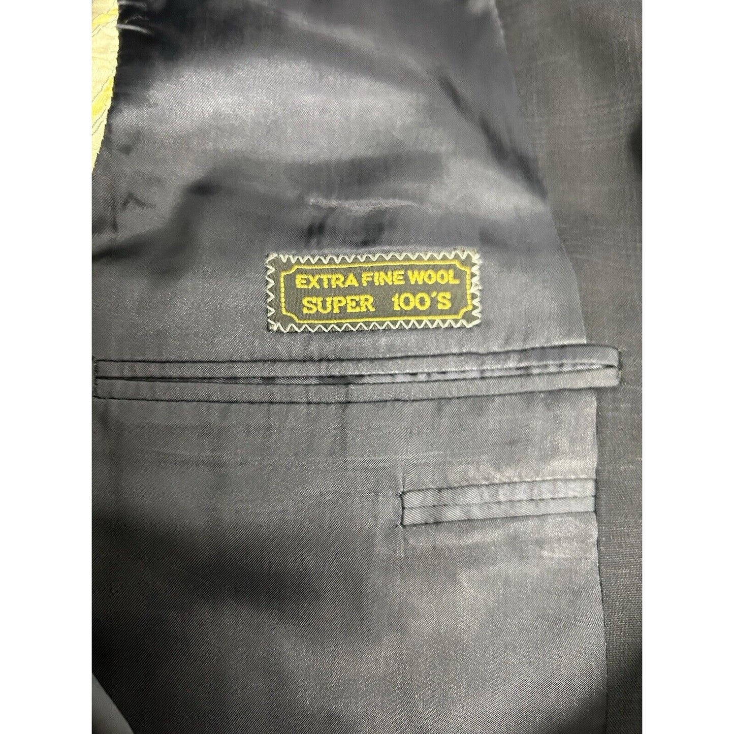 Bergdorf Goodman Navy Plaid 100% Wool Super 100’s Suit Jacket 44L Pants (37x32)