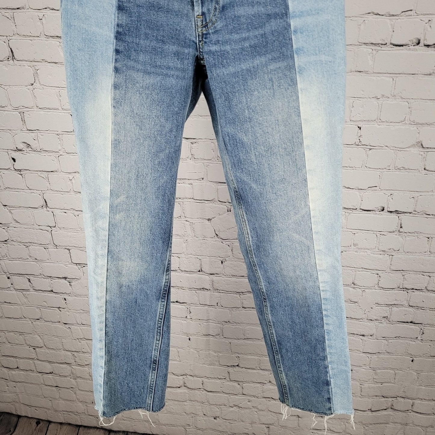 BDG Blue Denim 100% Cotton Jessye Distressed Two Tone Jeans Size 24 (24x28.5)