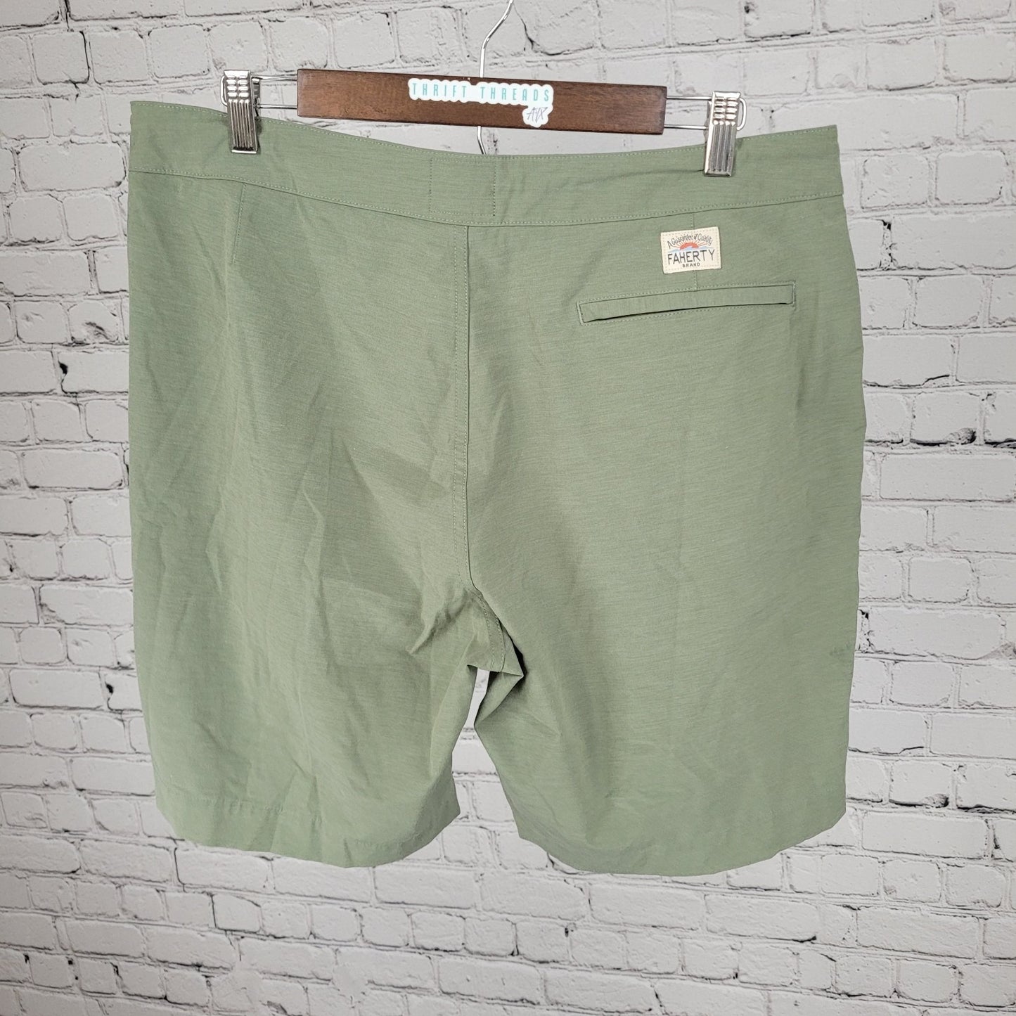 Faherty Green All Day Shorts Lightweight Stretch Chino Hybrid Size 35 (35x8.5)