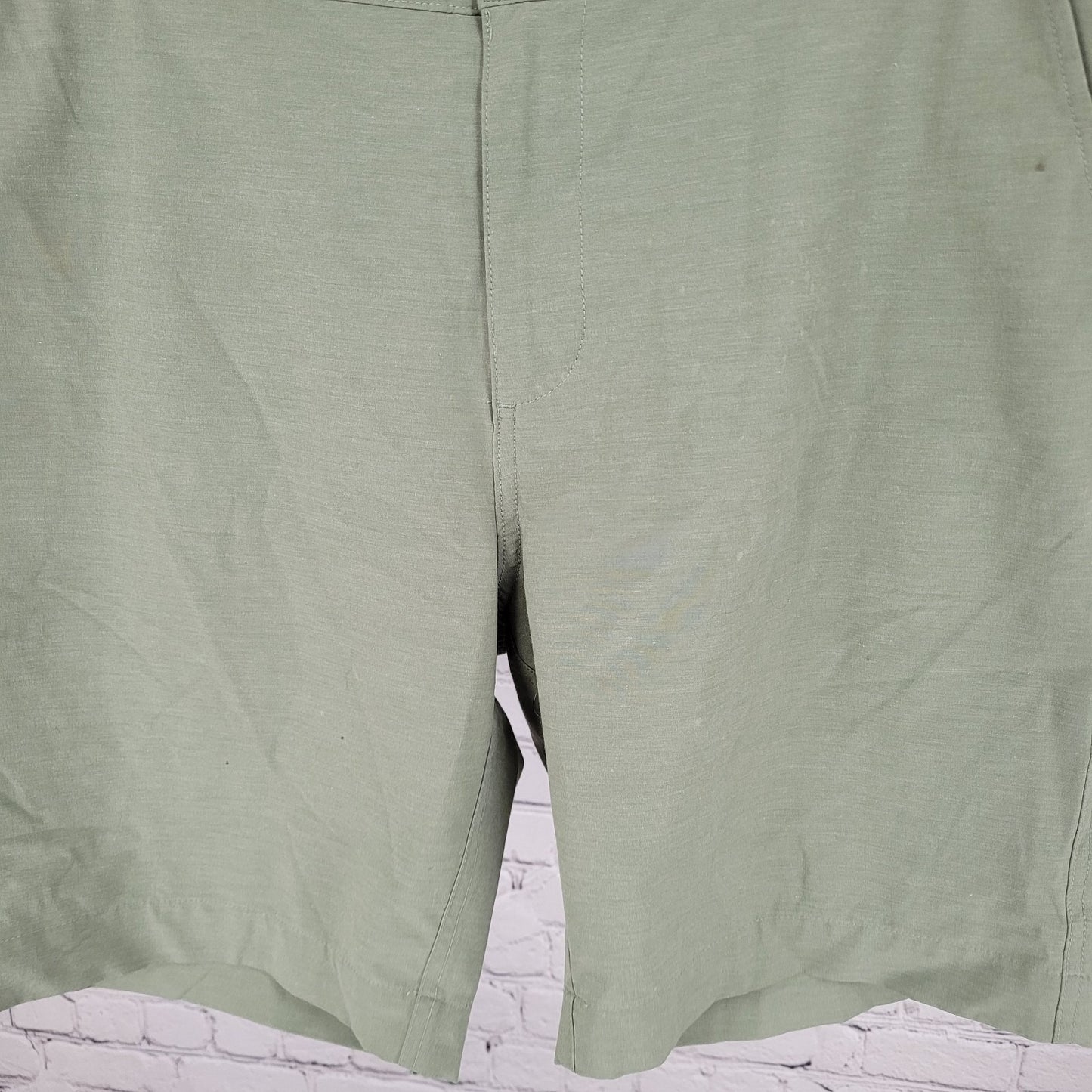 Faherty Green All Day Shorts Lightweight Stretch Chino Hybrid Size 35 (35x8.5)