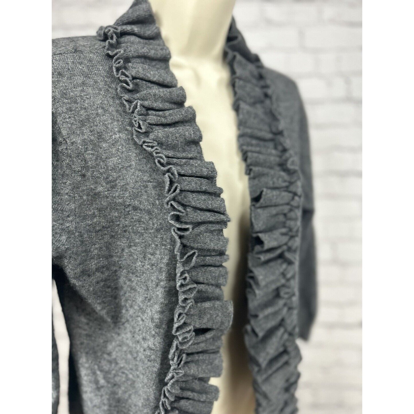 Anthropologie Tabitha Gray Ruffled Tight Knit 3/4 Sleeve Cardigan Size Medium M