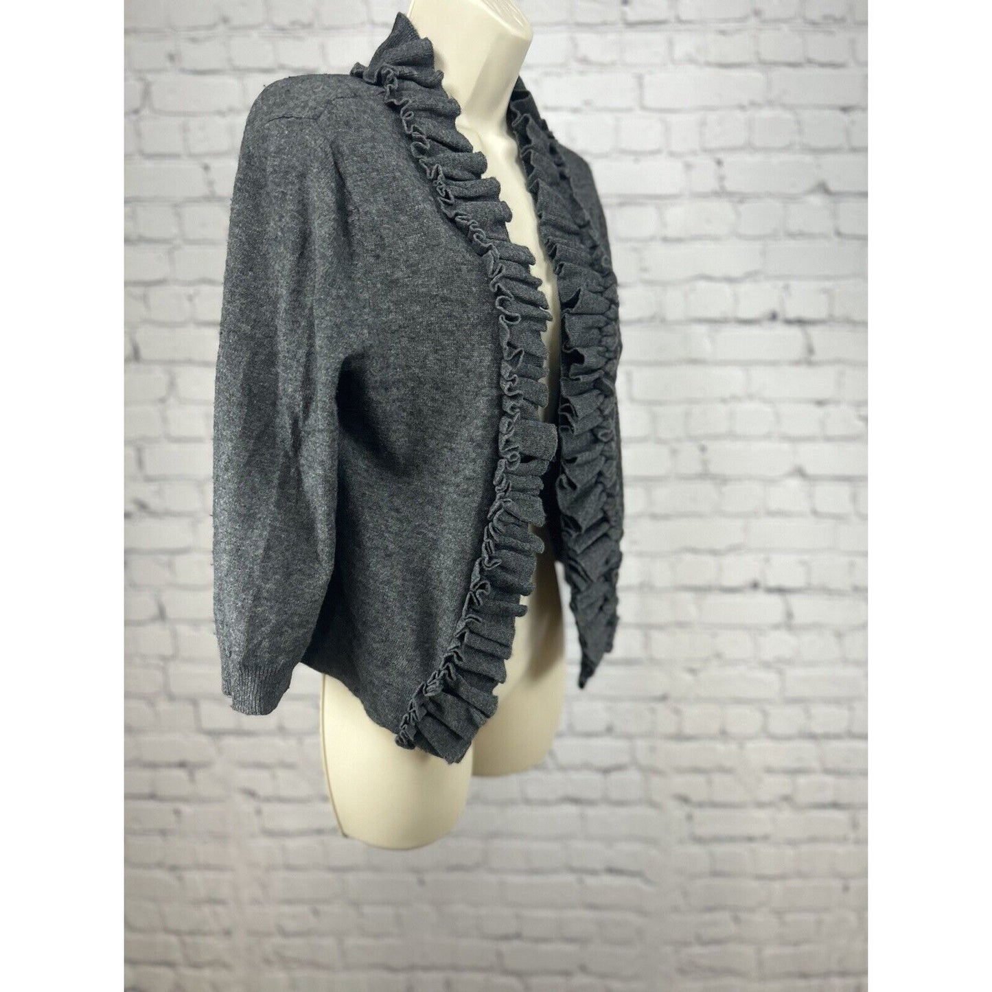 Anthropologie Tabitha Gray Ruffled Tight Knit 3/4 Sleeve Cardigan Size Medium M