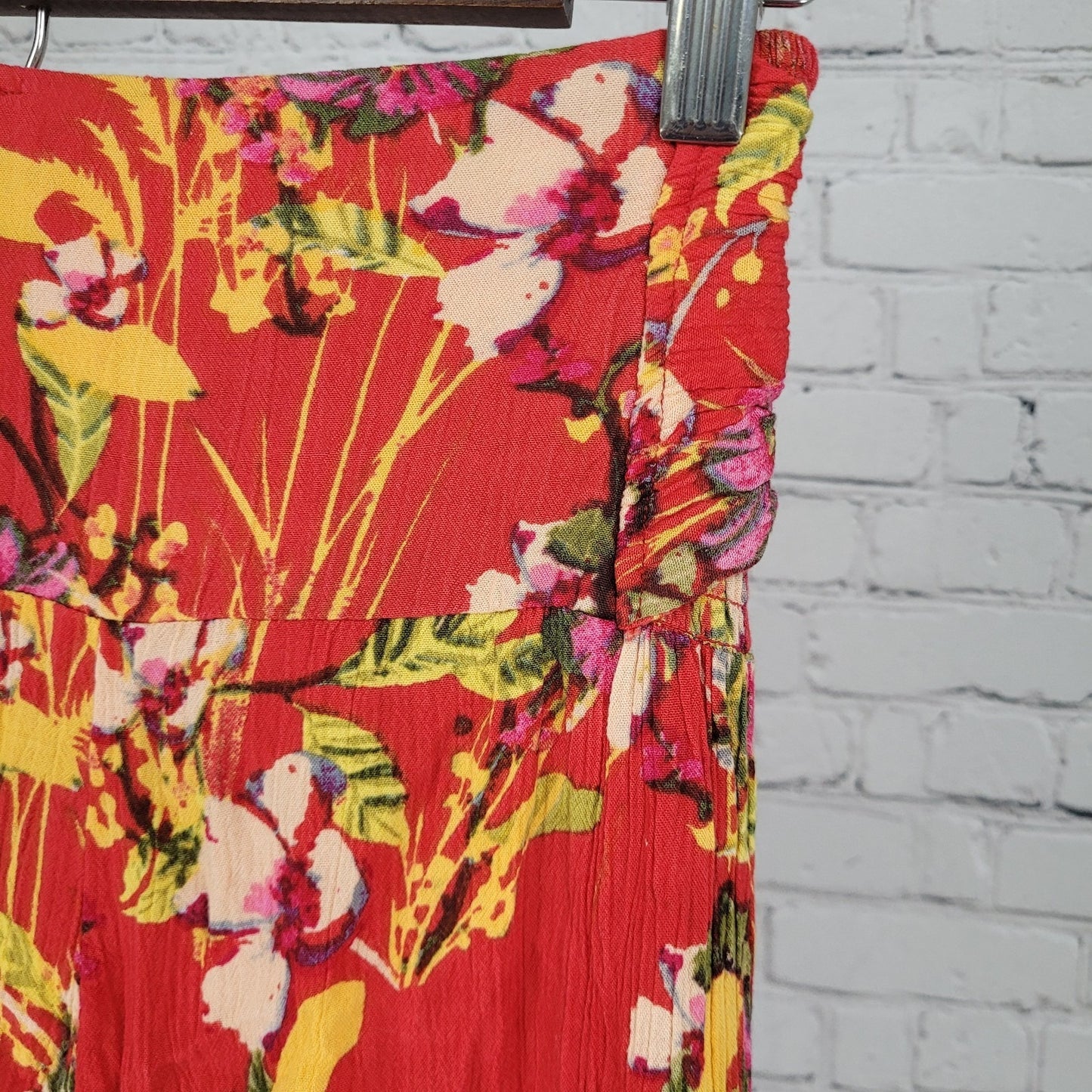 FP One Free People Red Floral Waist Tie Crop Palazzo Pants Size Medium M (26x22)