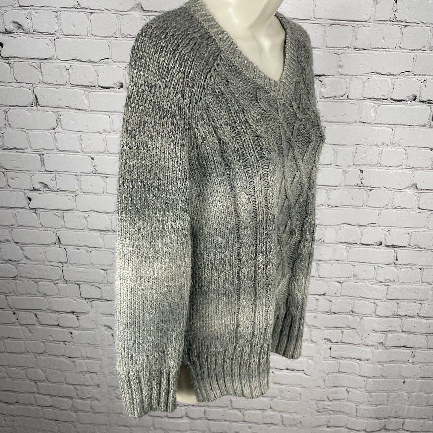 prAna Grey Cable Knit V Neck Raglan Sleeve Pullover Sweater Size Small S