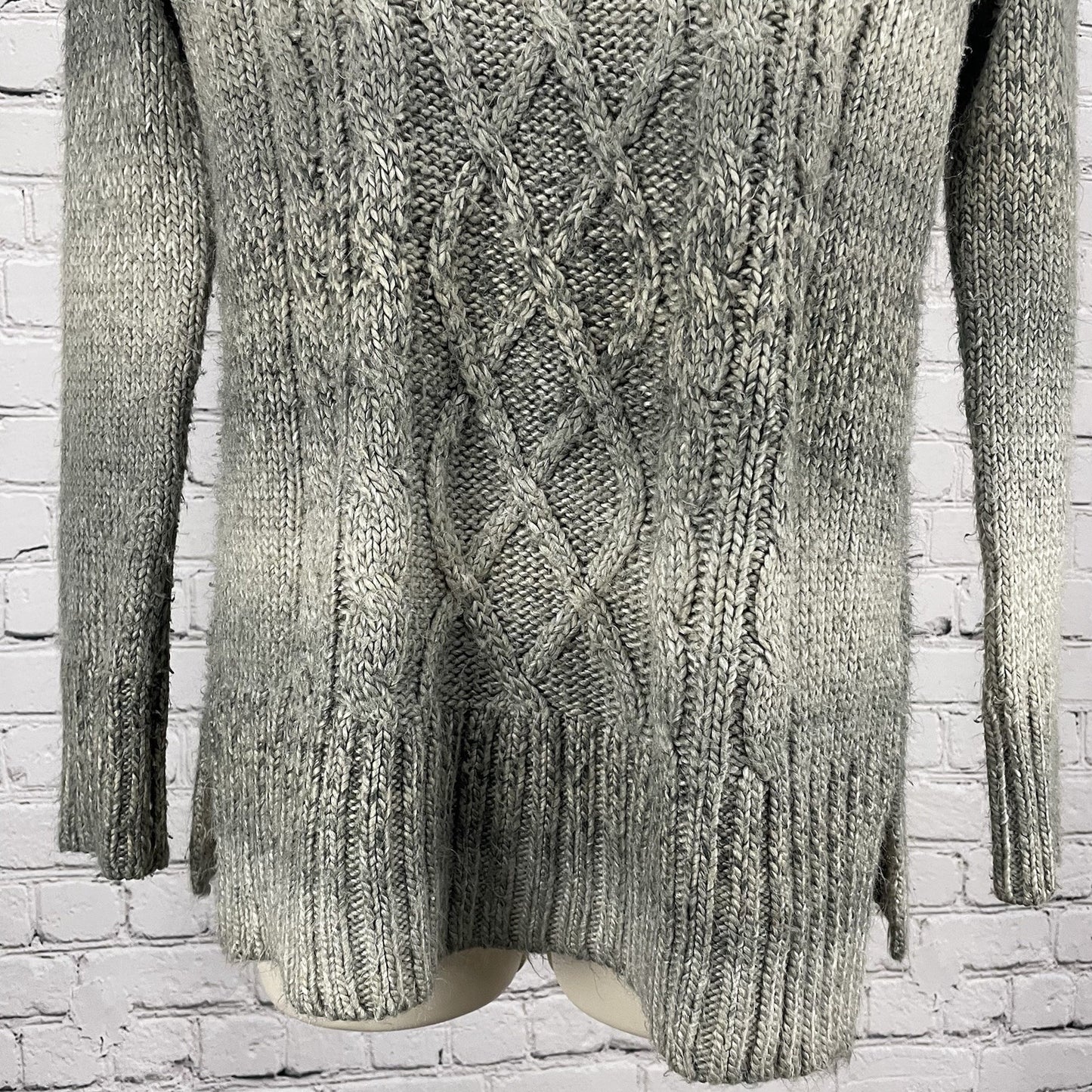 prAna Grey Cable Knit V Neck Raglan Sleeve Pullover Sweater Size Small S
