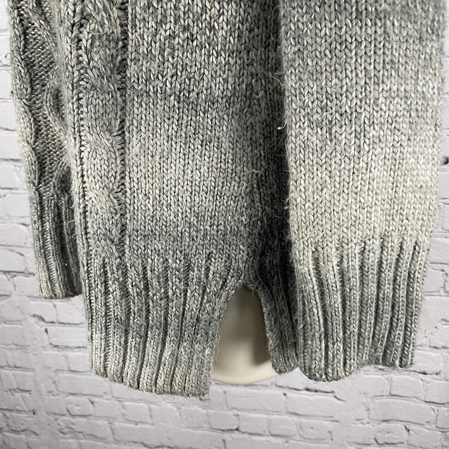 prAna Grey Cable Knit V Neck Raglan Sleeve Pullover Sweater Size Small S