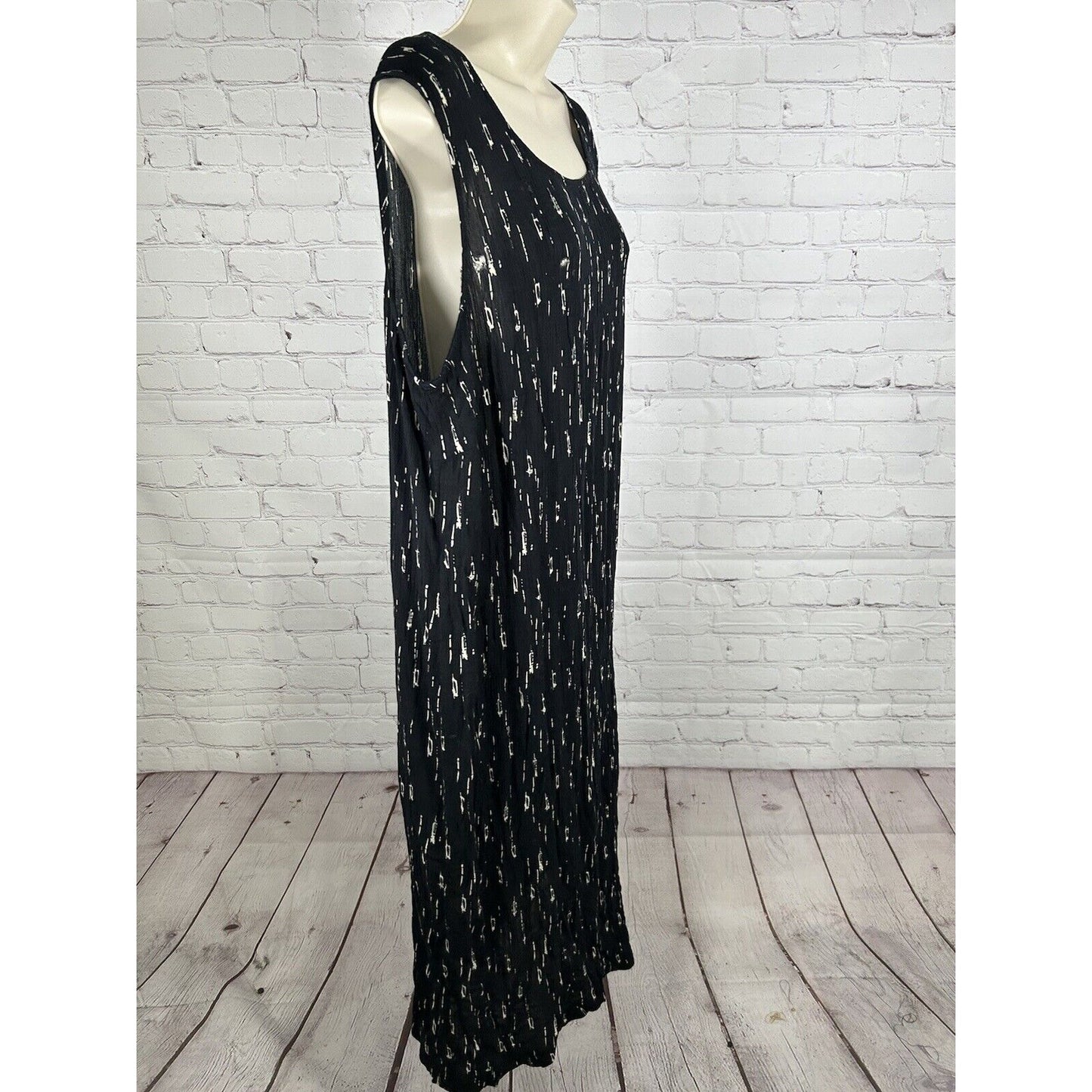 VTG Olivia Rose Black White Textured Wide Strap Pullover Shift Dress 24
