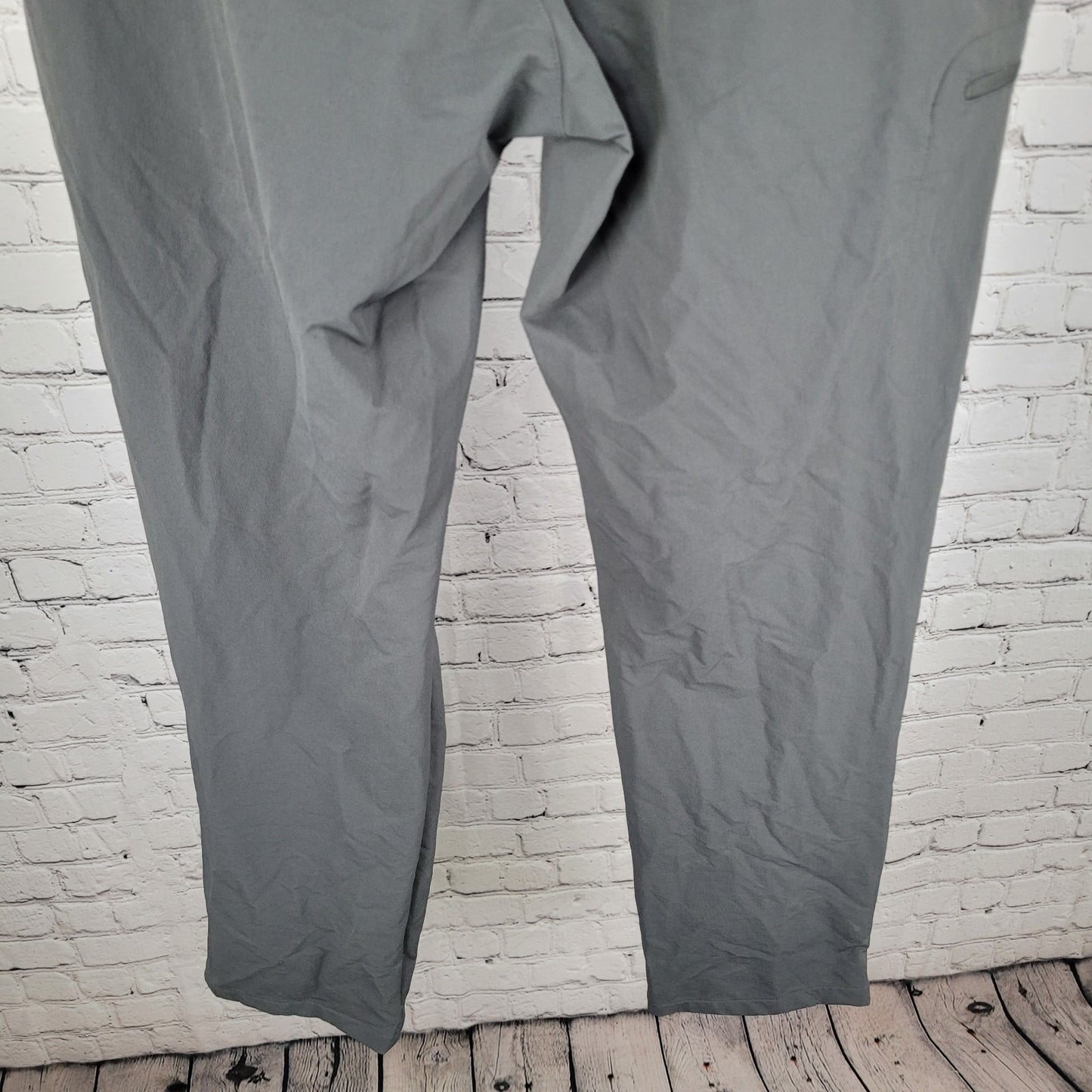 Marmot Grey Nylon Stretch Lined Zipped Pockets Straight Pants Size 34 (34x31)