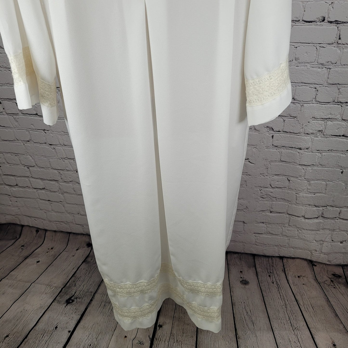 VTG Collegiate Cap & Gown White Lace Trim Clergy Robe Alb USA Made Size 55-42-32