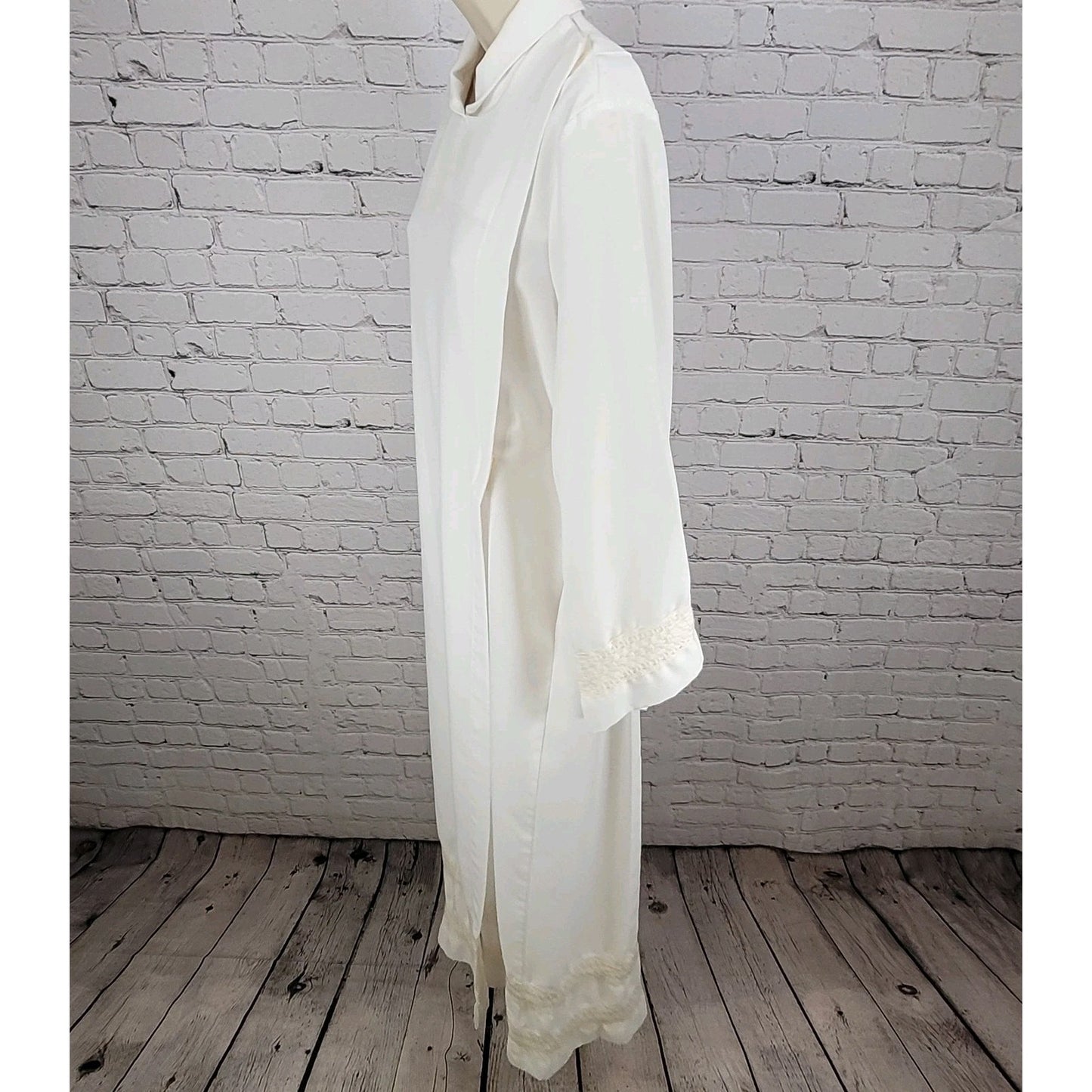 VTG Collegiate Cap & Gown White Lace Trim Clergy Robe Alb USA Made Size 55-42-32