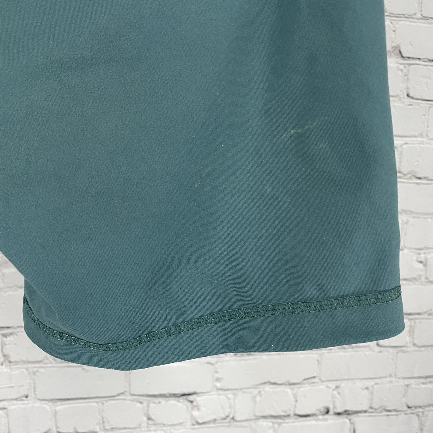 IAB MFG Green Compression Stretch Workout Activewear Shorts Size 8 Medium M