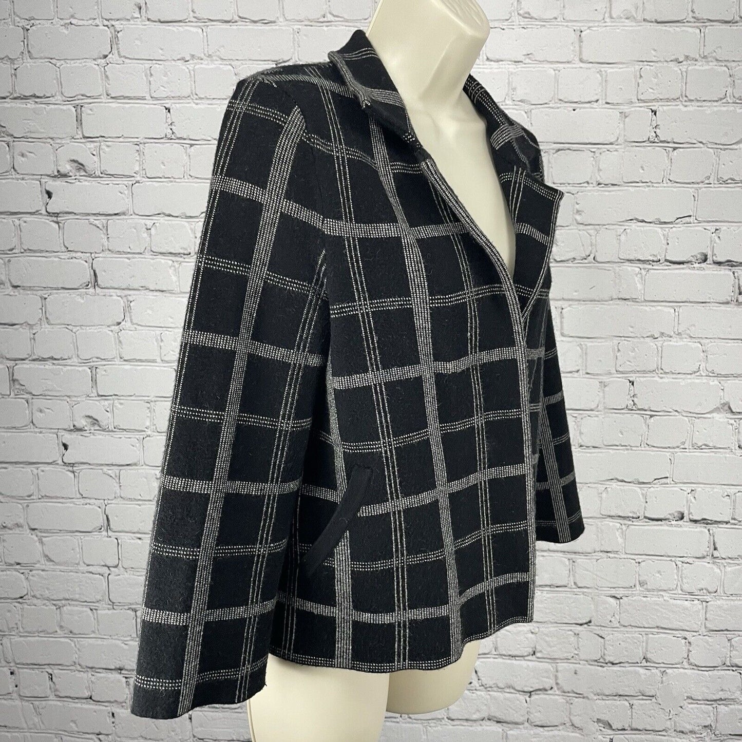 Moth Anthropologie Black Check Collar Snap Sweater Pockets Stretch Size XS