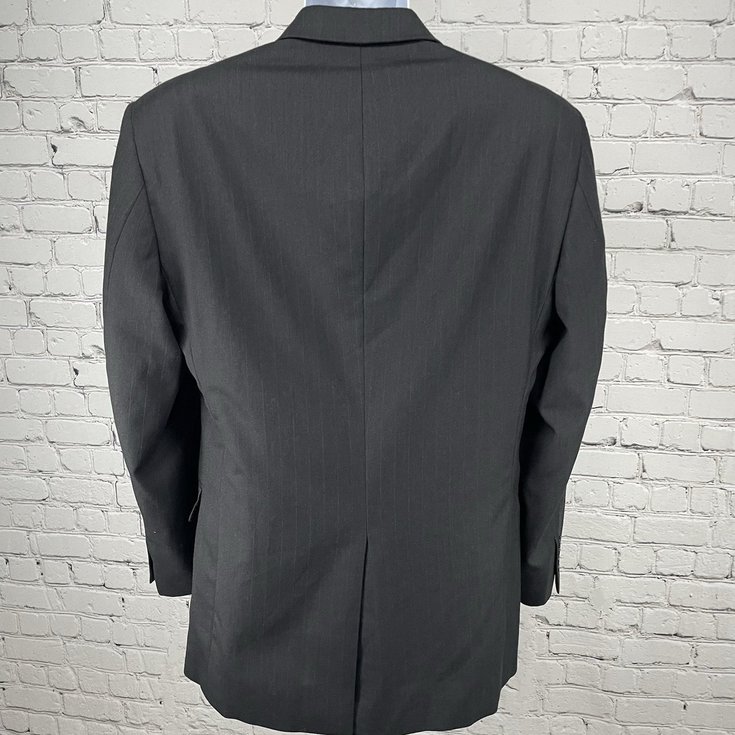 Jos A Bank Black Pinstripe 100% Wool 2 Button Vented Blazer Sport Coat Size 38R