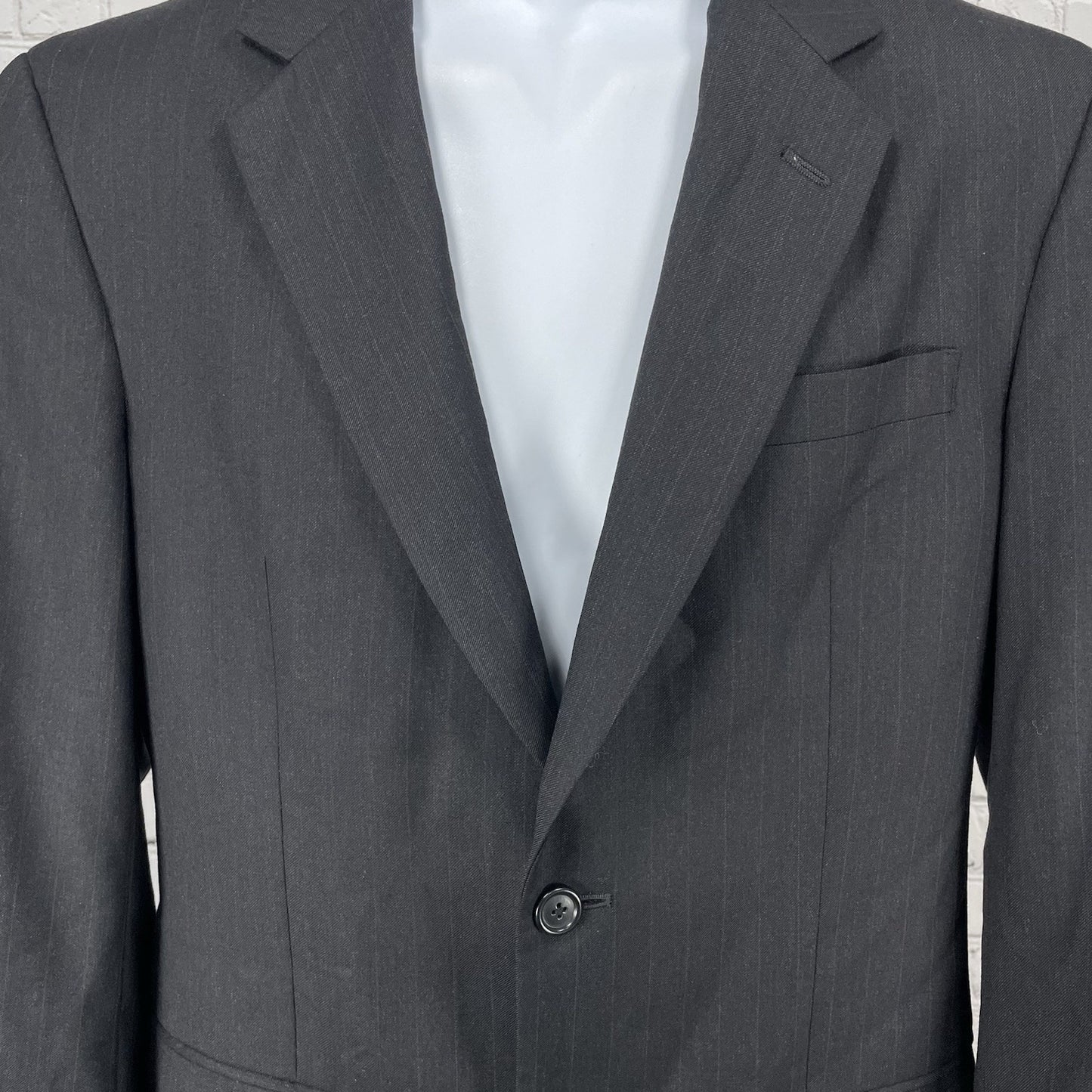 Jos A Bank Black Pinstripe 100% Wool 2 Button Vented Blazer Sport Coat Size 38R