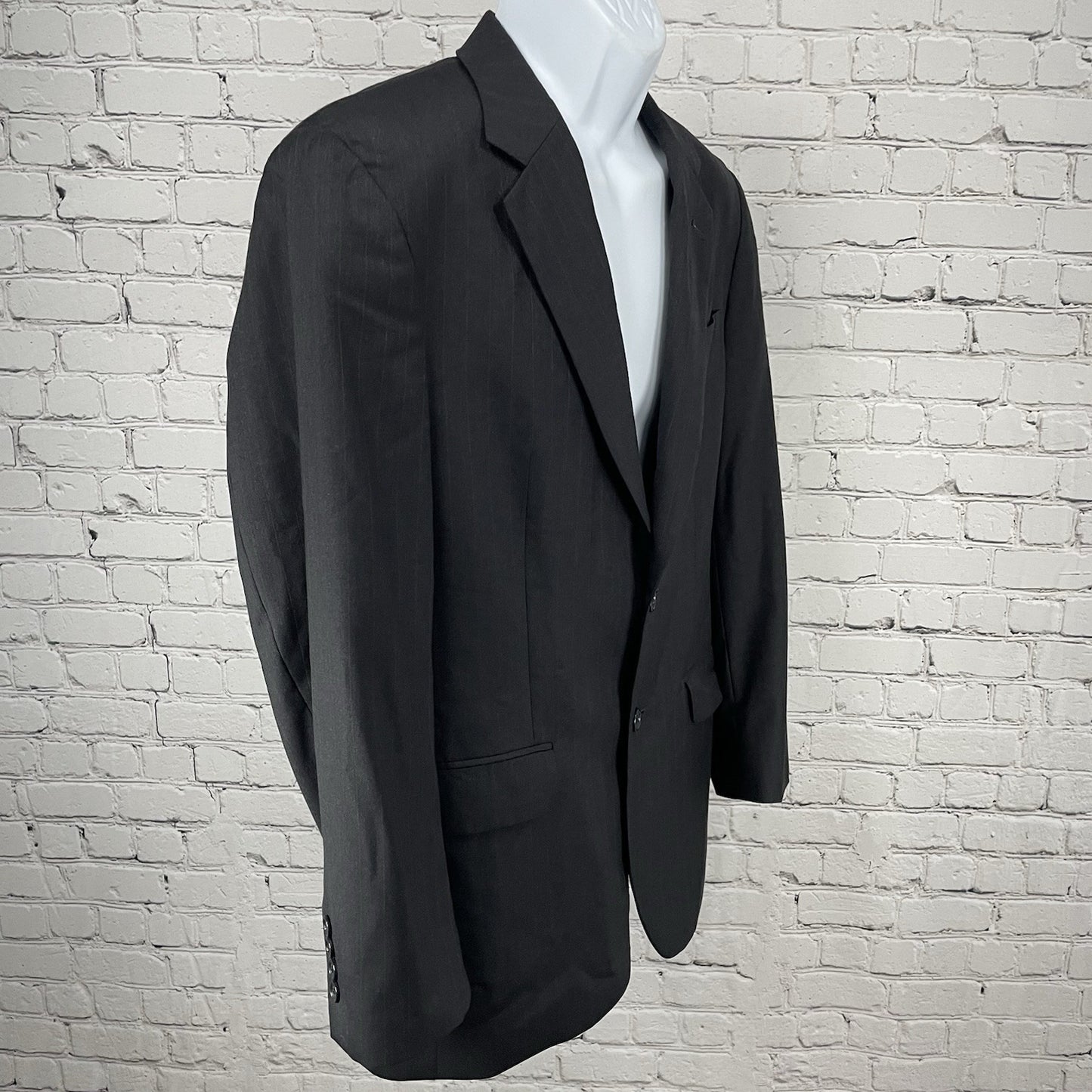 Jos A Bank Black Pinstripe 100% Wool 2 Button Vented Blazer Sport Coat Size 38R