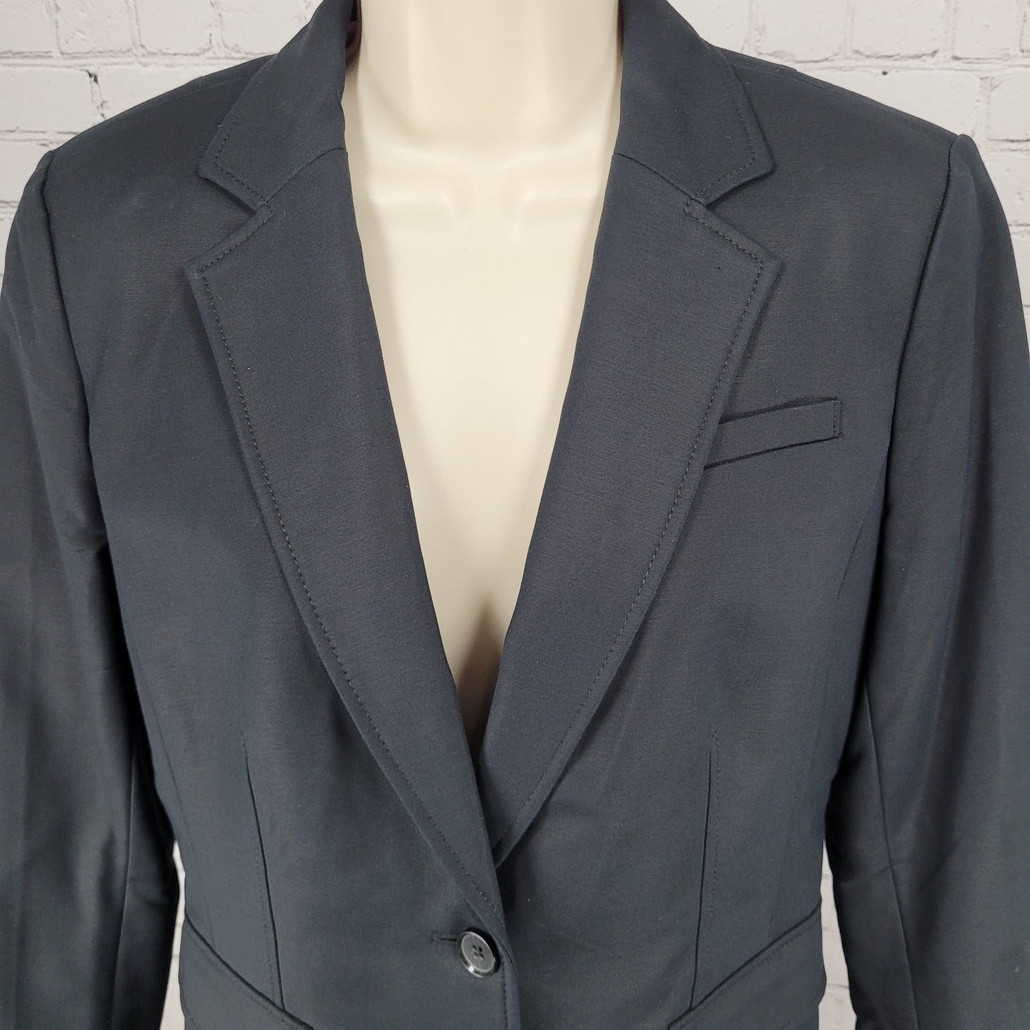 NWT Banana Republic Black Stretch 2 Button Vented Notch Blazer Jacket Size 8