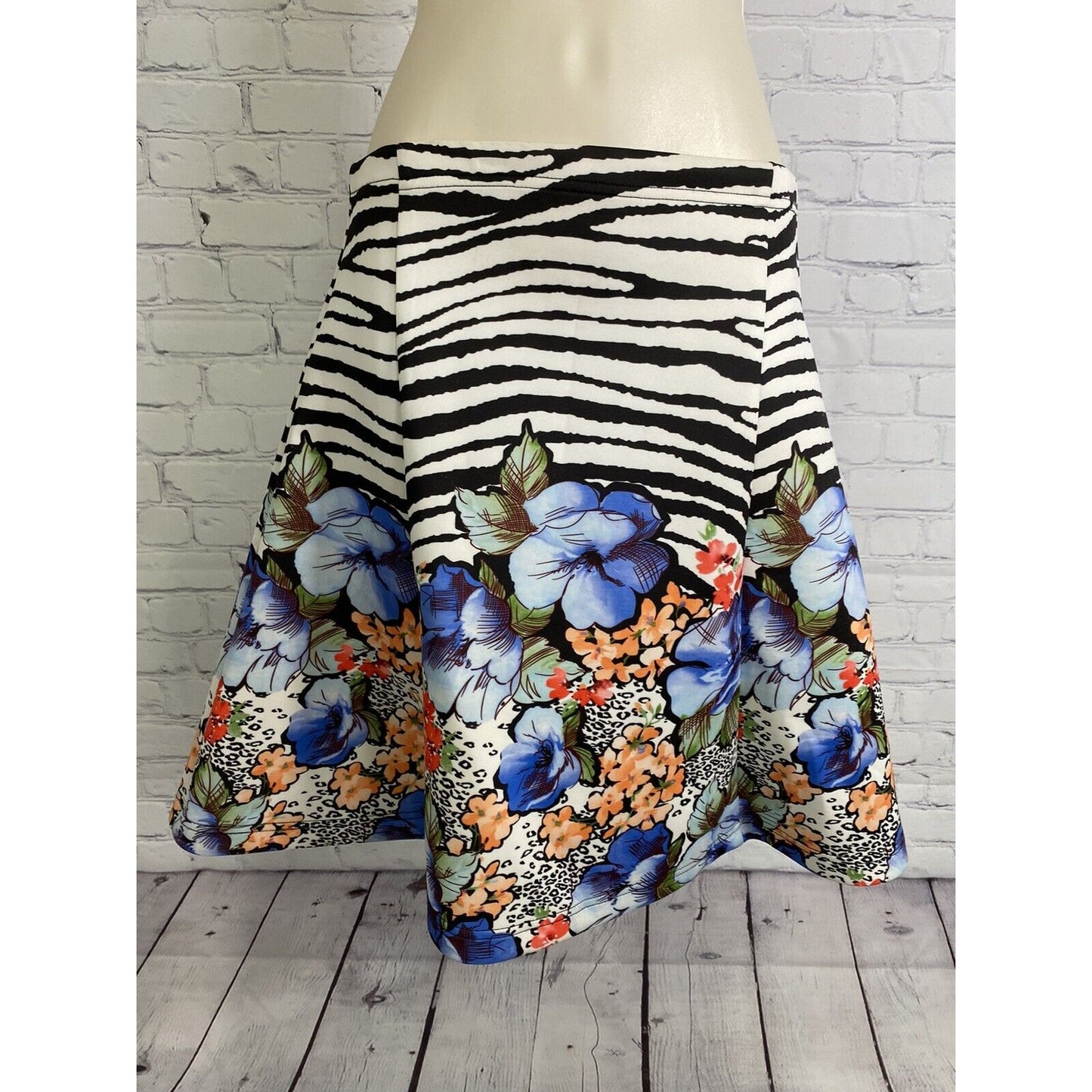 Neiman Marcus Zebra Print Floral Multicolor Knee Length Pull On A Line Skirt S