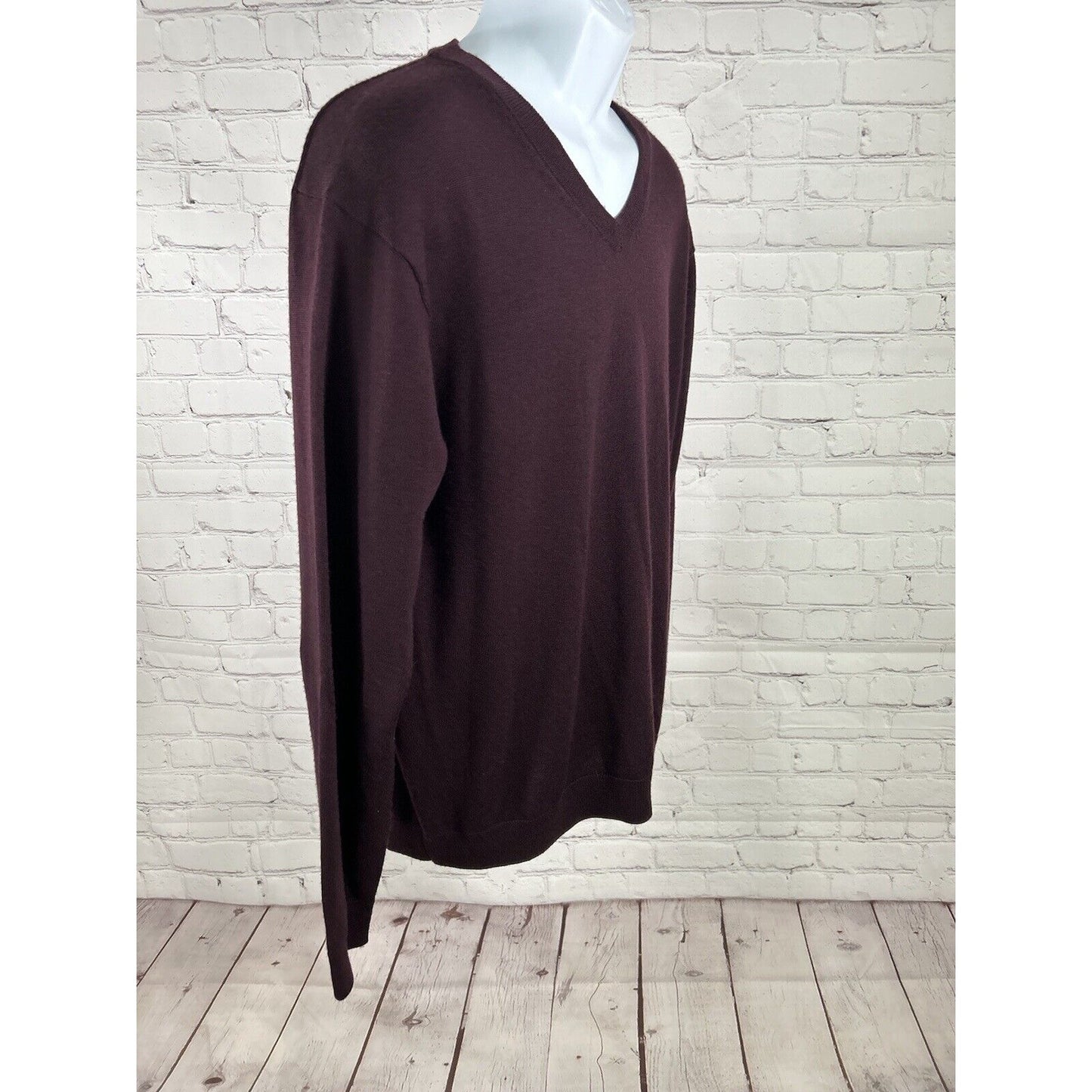 Hart Schaffner Marx Dark Purple Extra Fine Merino Wool V Neck Pullover Sweater L
