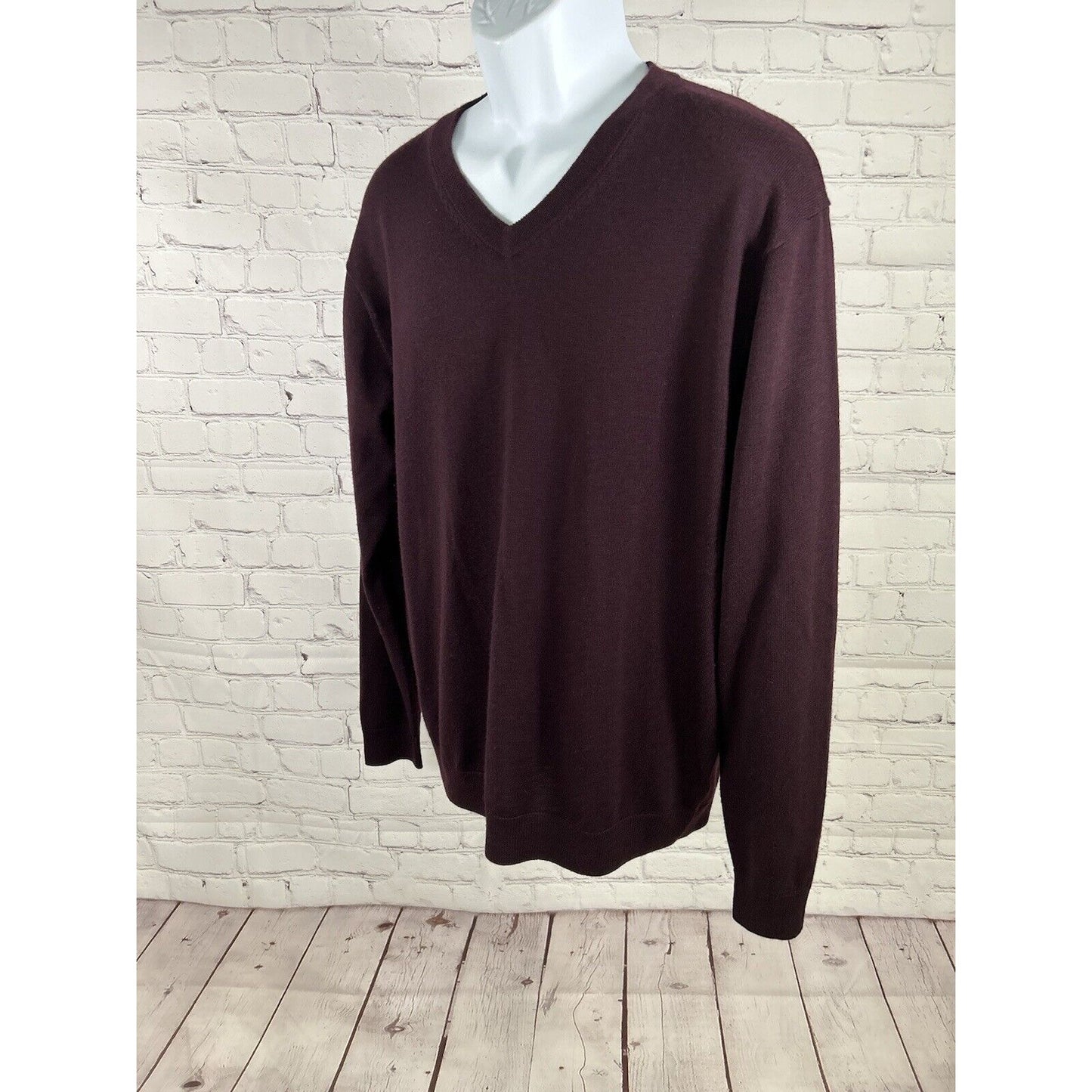 Hart Schaffner Marx Dark Purple Extra Fine Merino Wool V Neck Pullover Sweater L