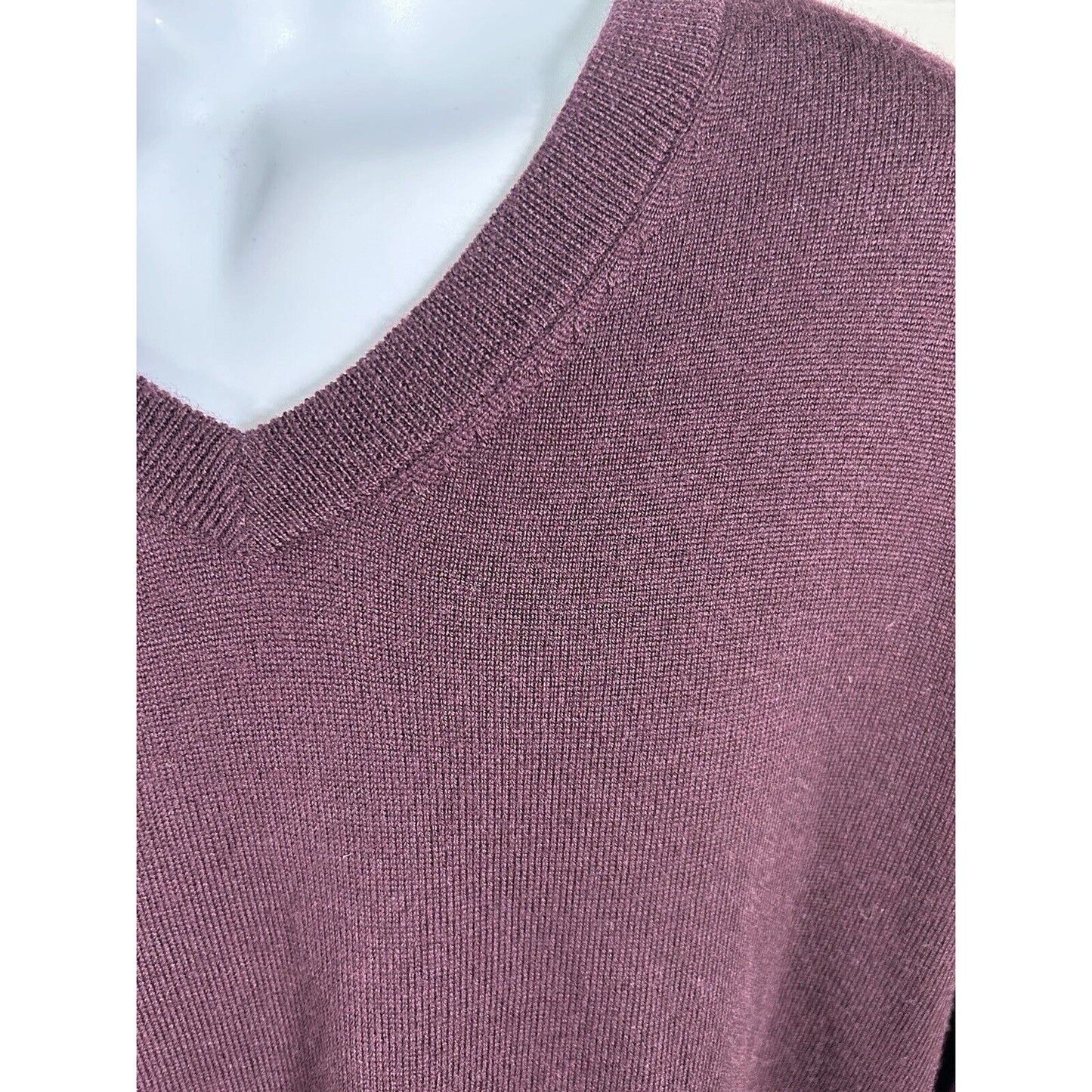 Hart Schaffner Marx Dark Purple Extra Fine Merino Wool V Neck Pullover Sweater L