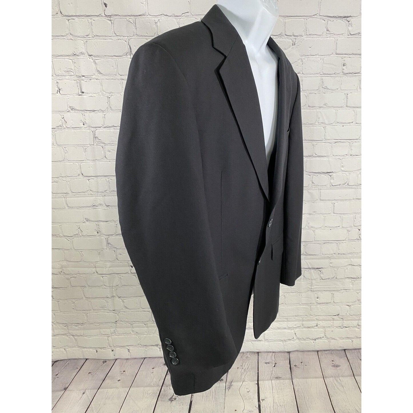 Jos A Bank Gordon Solid Black 100% Wool 2 Button Jacket Blazer 39R
