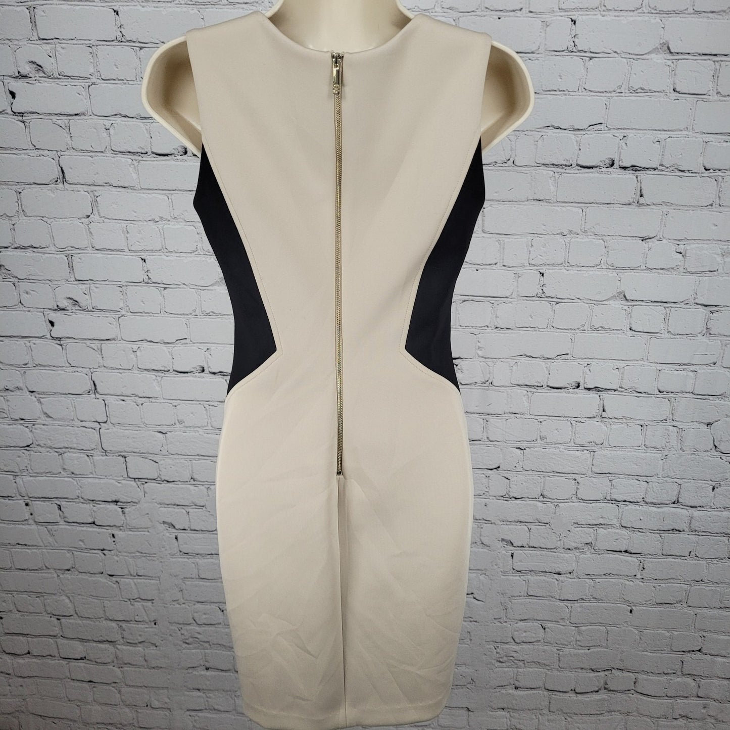 Tommy Hilfiger Beige & Black Sleeveless Stretch Zip Closure Sheath Dress Size 2