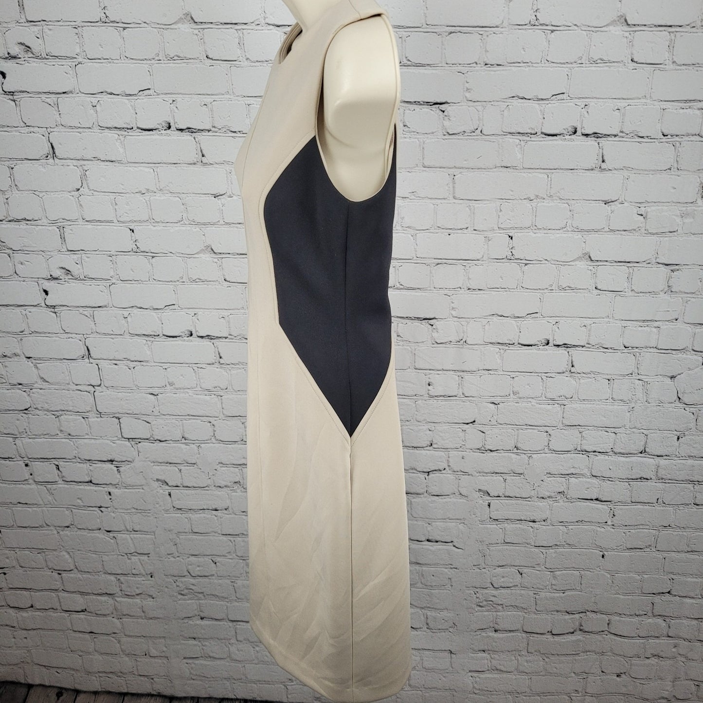 Tommy Hilfiger Beige & Black Sleeveless Stretch Zip Closure Sheath Dress Size 2