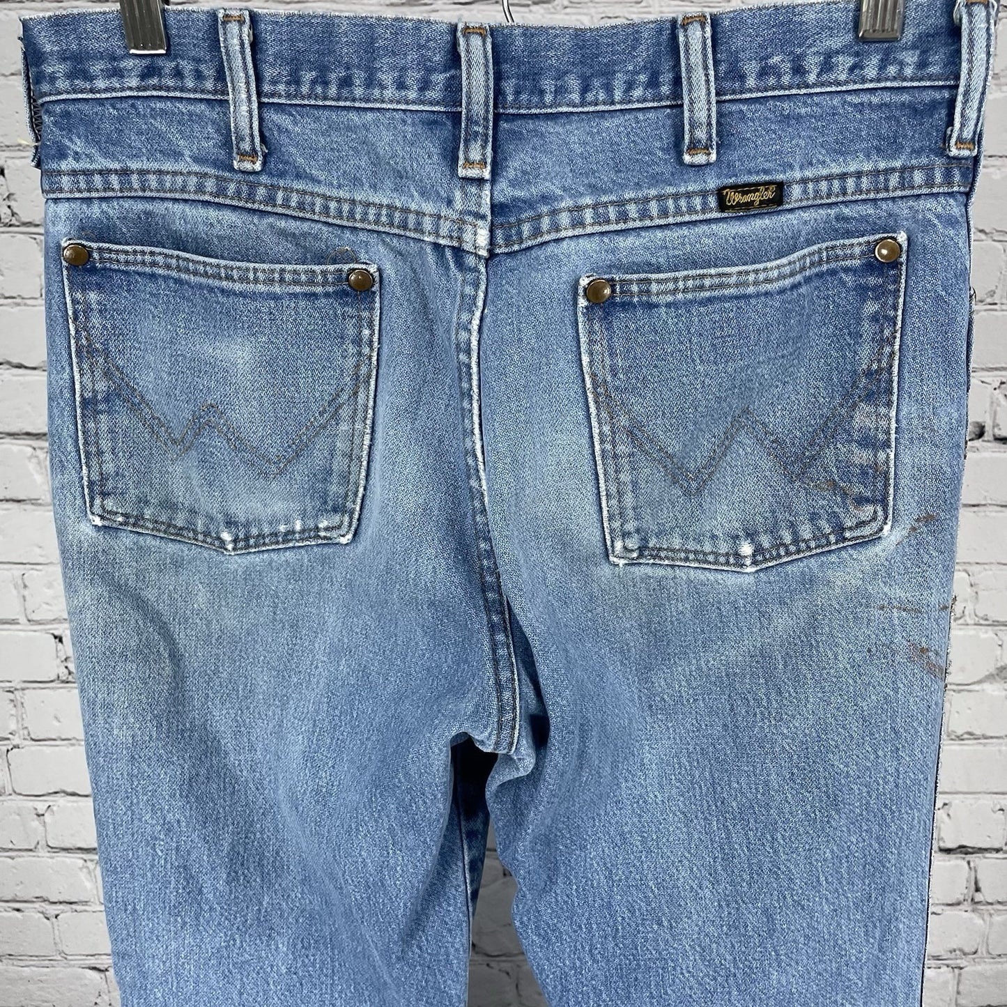 VTG Wrangler Blue Denim Ripped Distressed Straight Leg Jeans USA Size 32 (31x30)