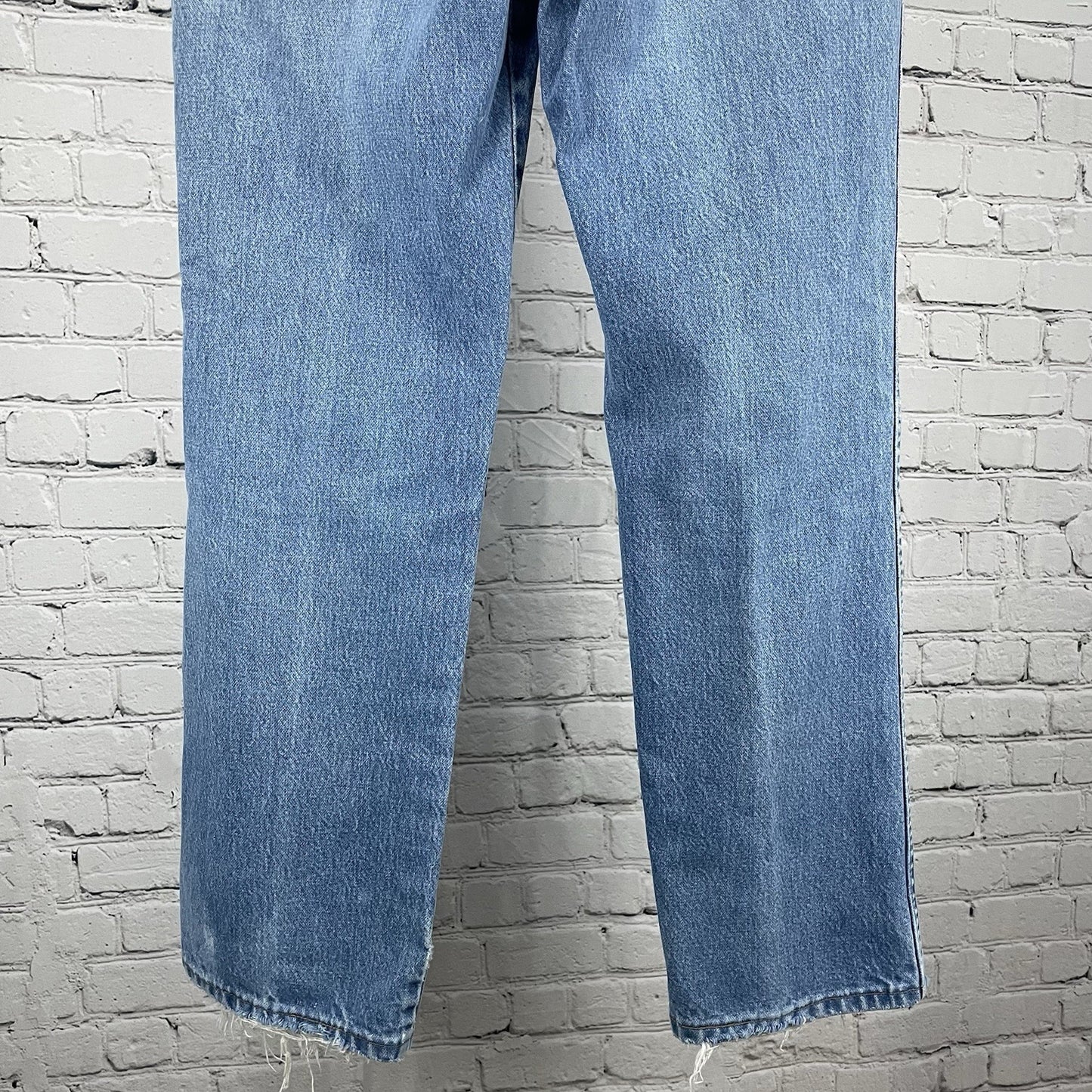 VTG Wrangler Blue Denim Ripped Distressed Straight Leg Jeans USA Size 32 (31x30)