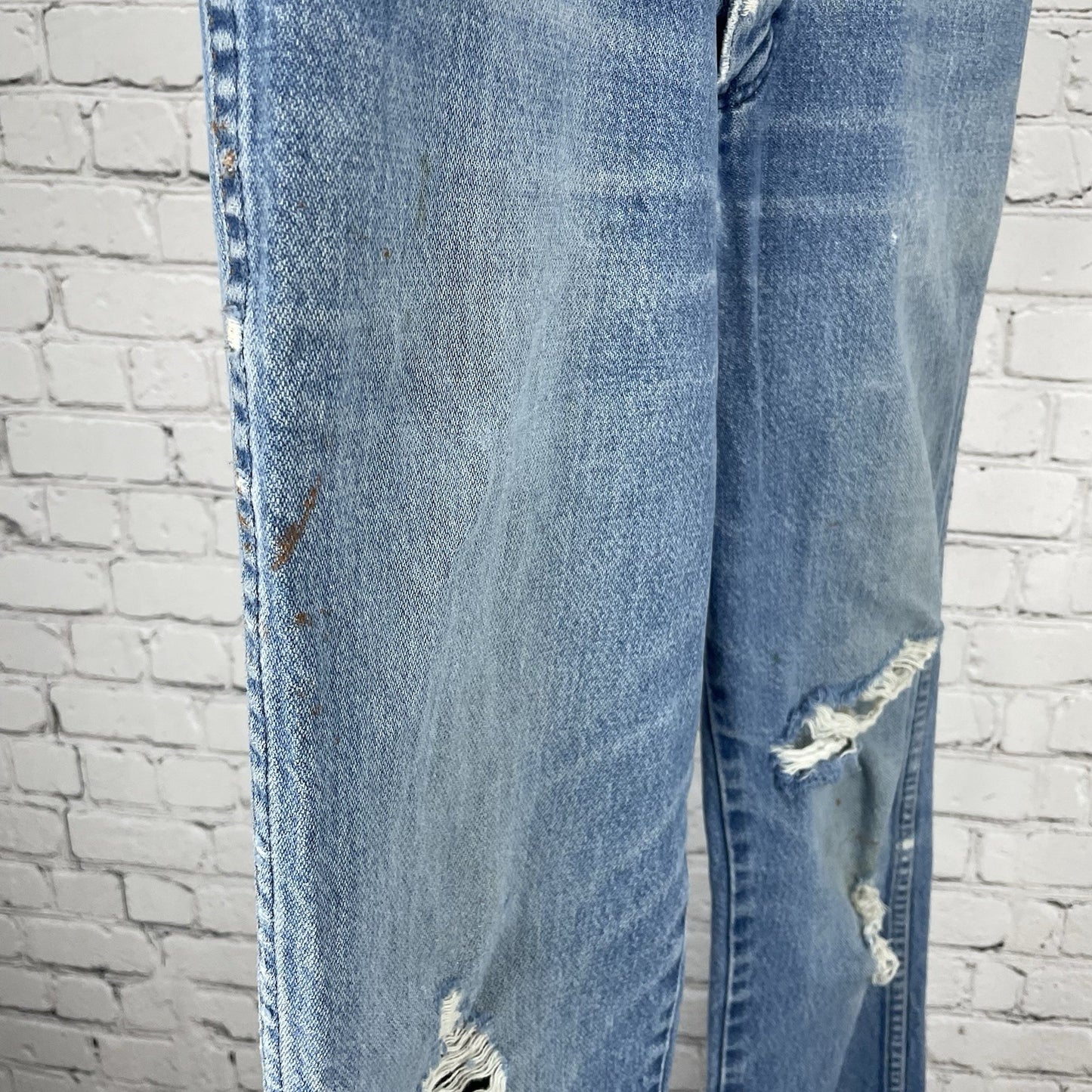 VTG Wrangler Blue Denim Ripped Distressed Straight Leg Jeans USA Size 32 (31x30)