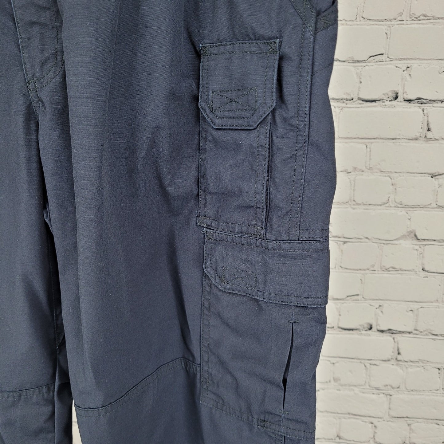 5.11 Tactical Navy Utility Cargo Pockets Workwear Pants Size 38 (36x30)