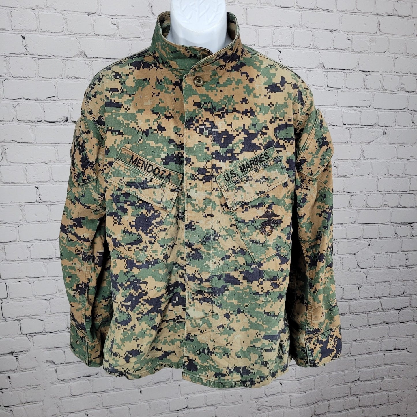 U.S. Marines Digital Camo Uniform Buttoned Long Sleeve Shirt Size Medium M