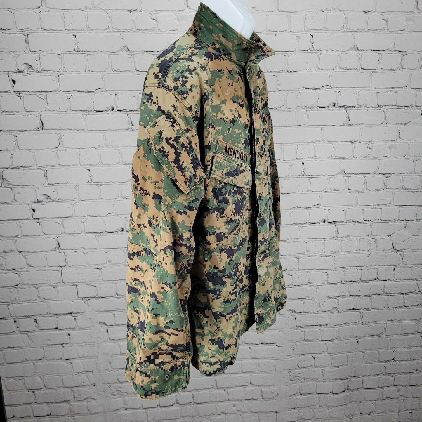 U.S. Marines Digital Camo Uniform Buttoned Long Sleeve Shirt Size Medium M