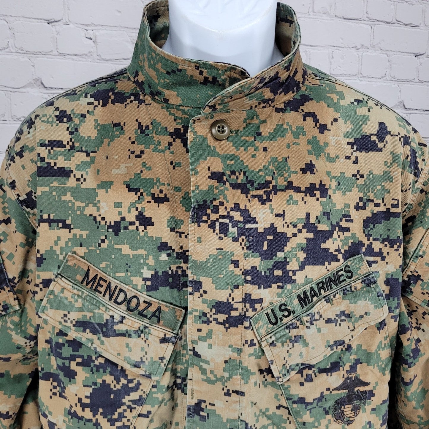 U.S. Marines Digital Camo Uniform Buttoned Long Sleeve Shirt Size Medium M