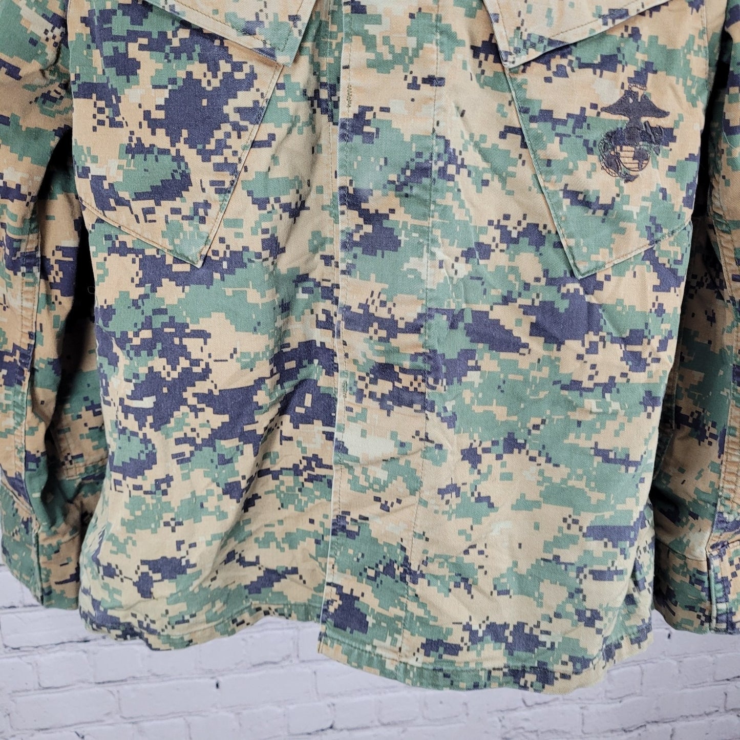 U.S. Marines Digital Camo Uniform Buttoned Long Sleeve Shirt Size Medium M
