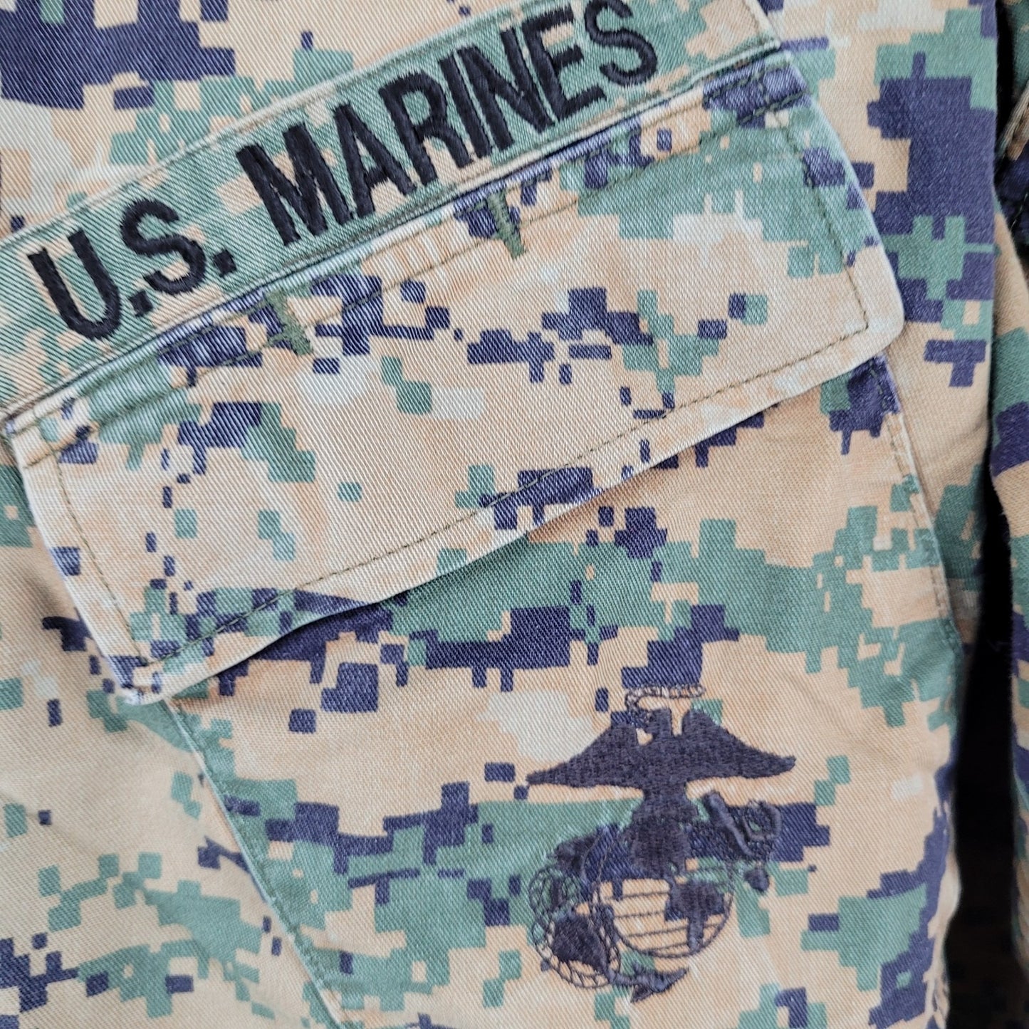 U.S. Marines Digital Camo Uniform Buttoned Long Sleeve Shirt Size Medium M