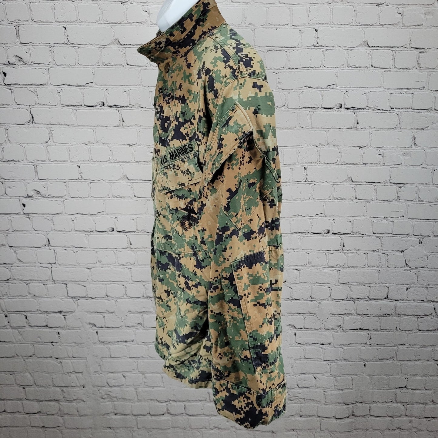 U.S. Marines Digital Camo Uniform Buttoned Long Sleeve Shirt Size Medium M