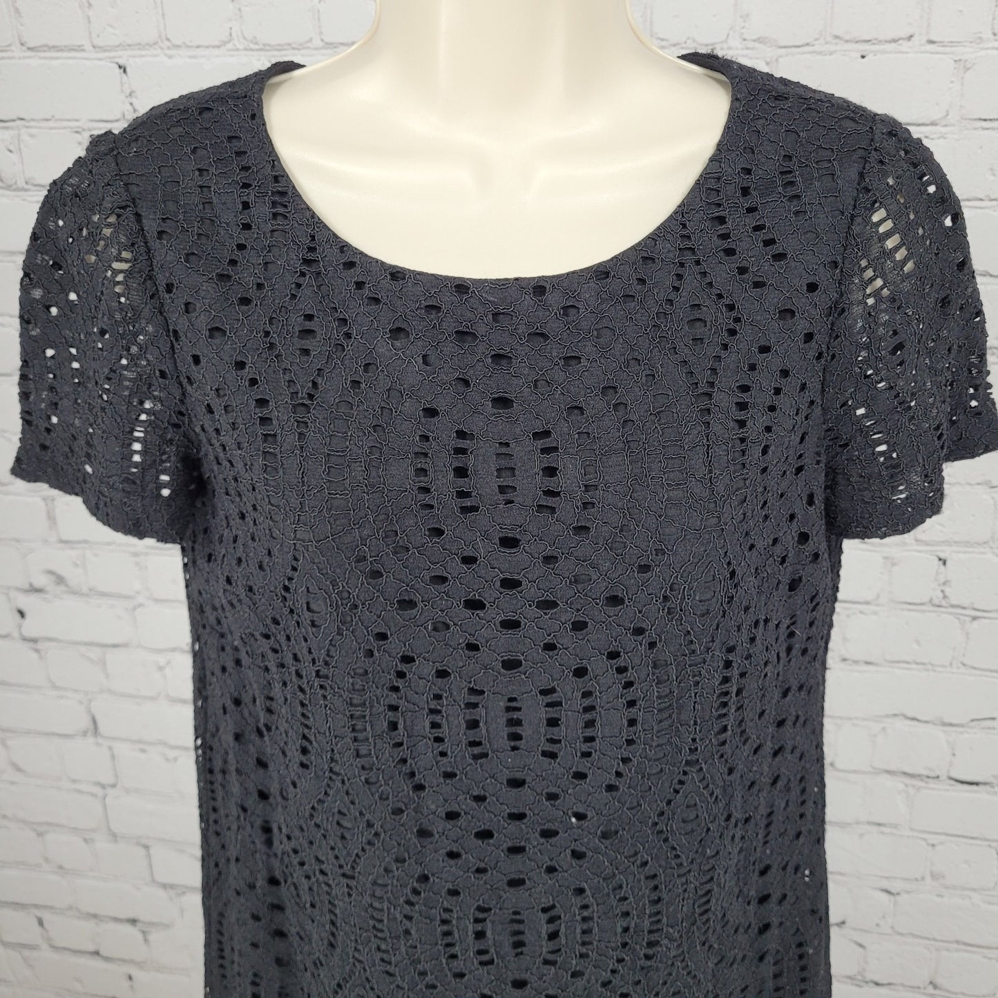 J.CREW Black Eyelet Embroidered Overlay Short Sleeve Lined Dress Size 2
