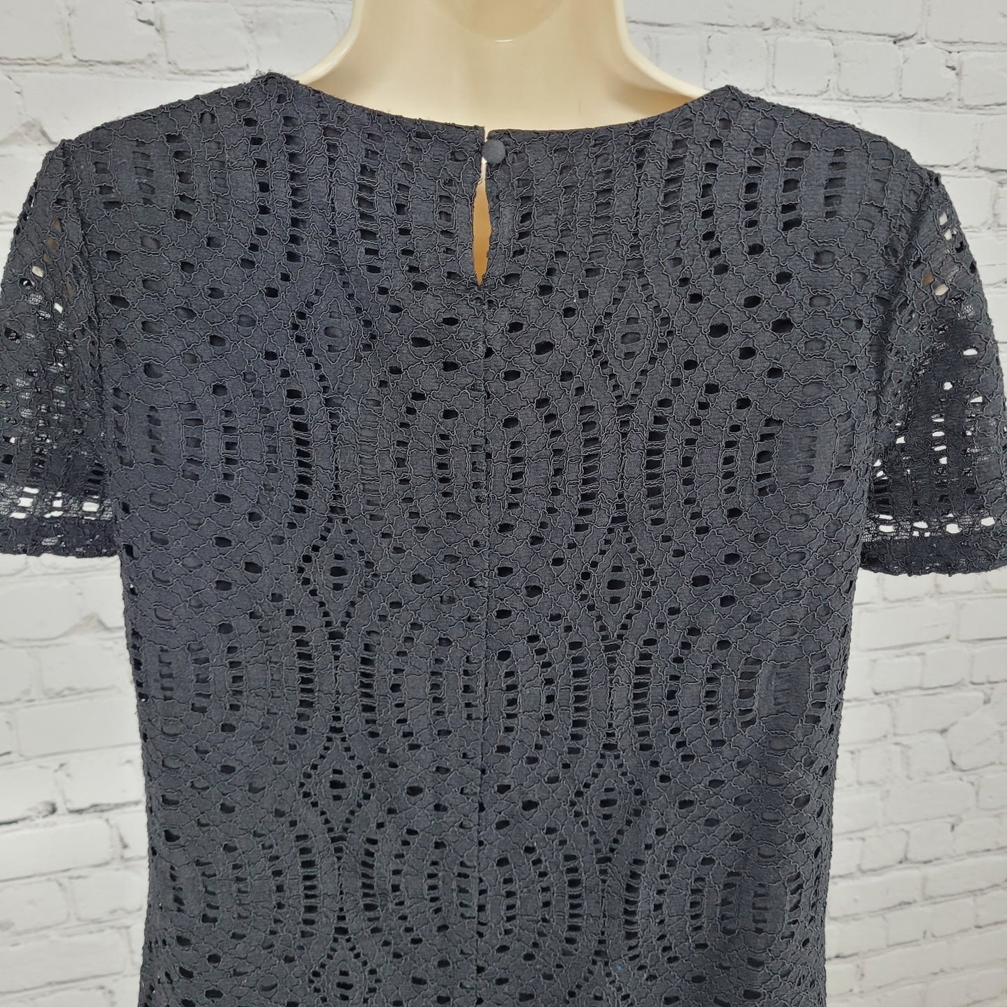J.CREW Black Eyelet Embroidered Overlay Short Sleeve Lined Dress Size 2