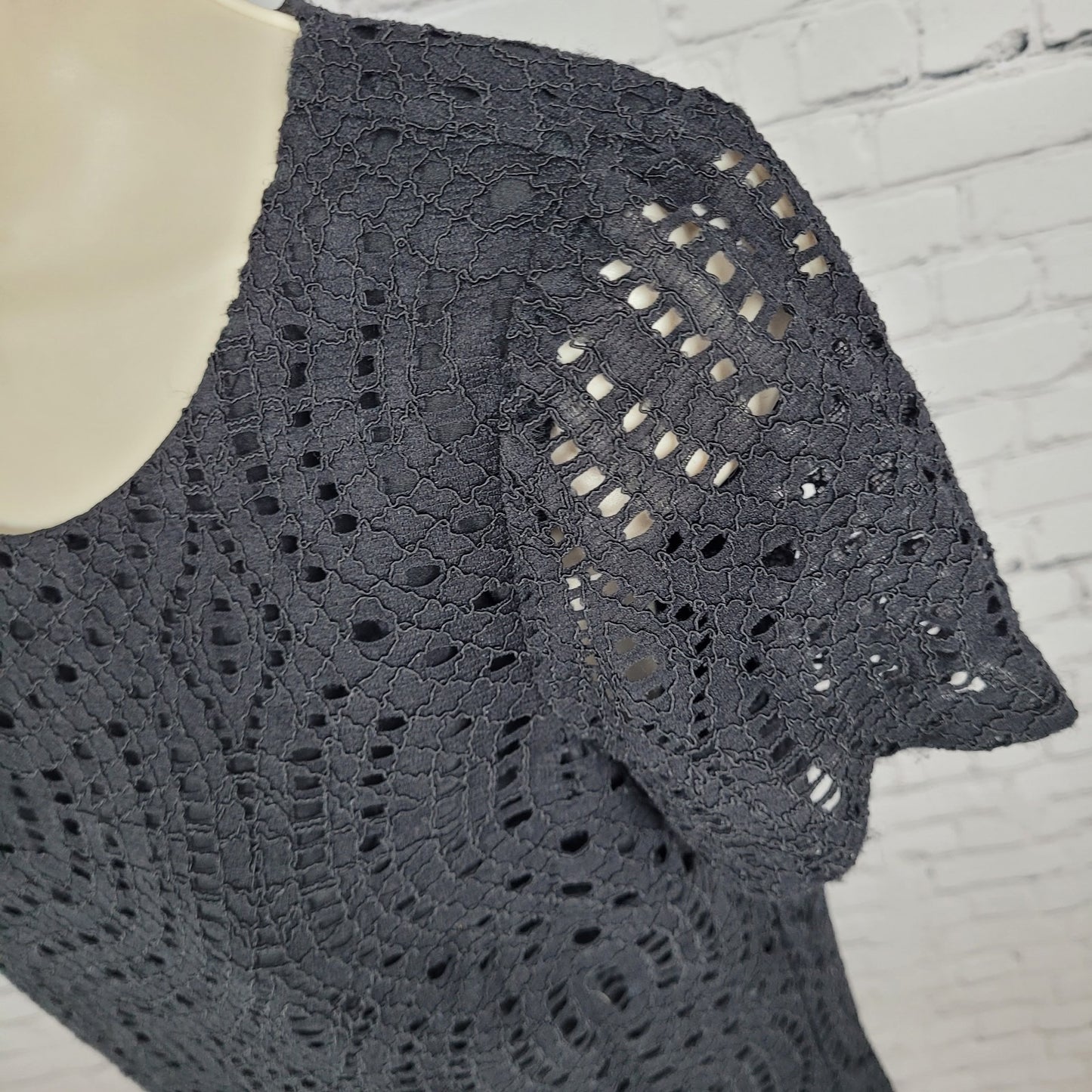J.CREW Black Eyelet Embroidered Overlay Short Sleeve Lined Dress Size 2